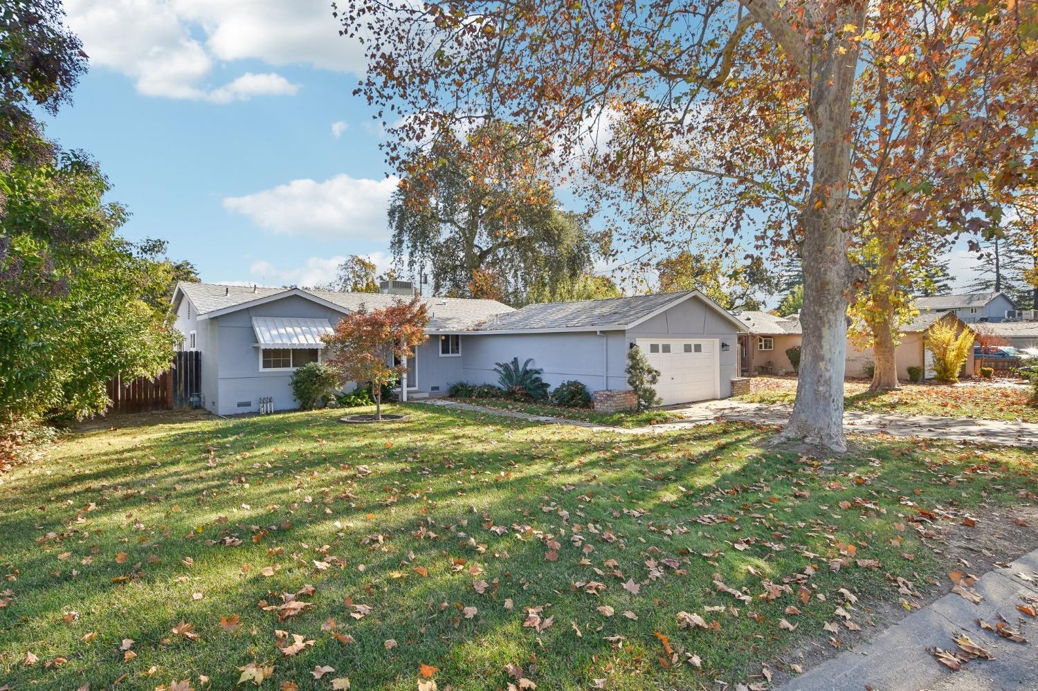 Detail Gallery Image 3 of 23 For 5424 Toombs St, Fair Oaks,  CA 95628 - 3 Beds | 2 Baths