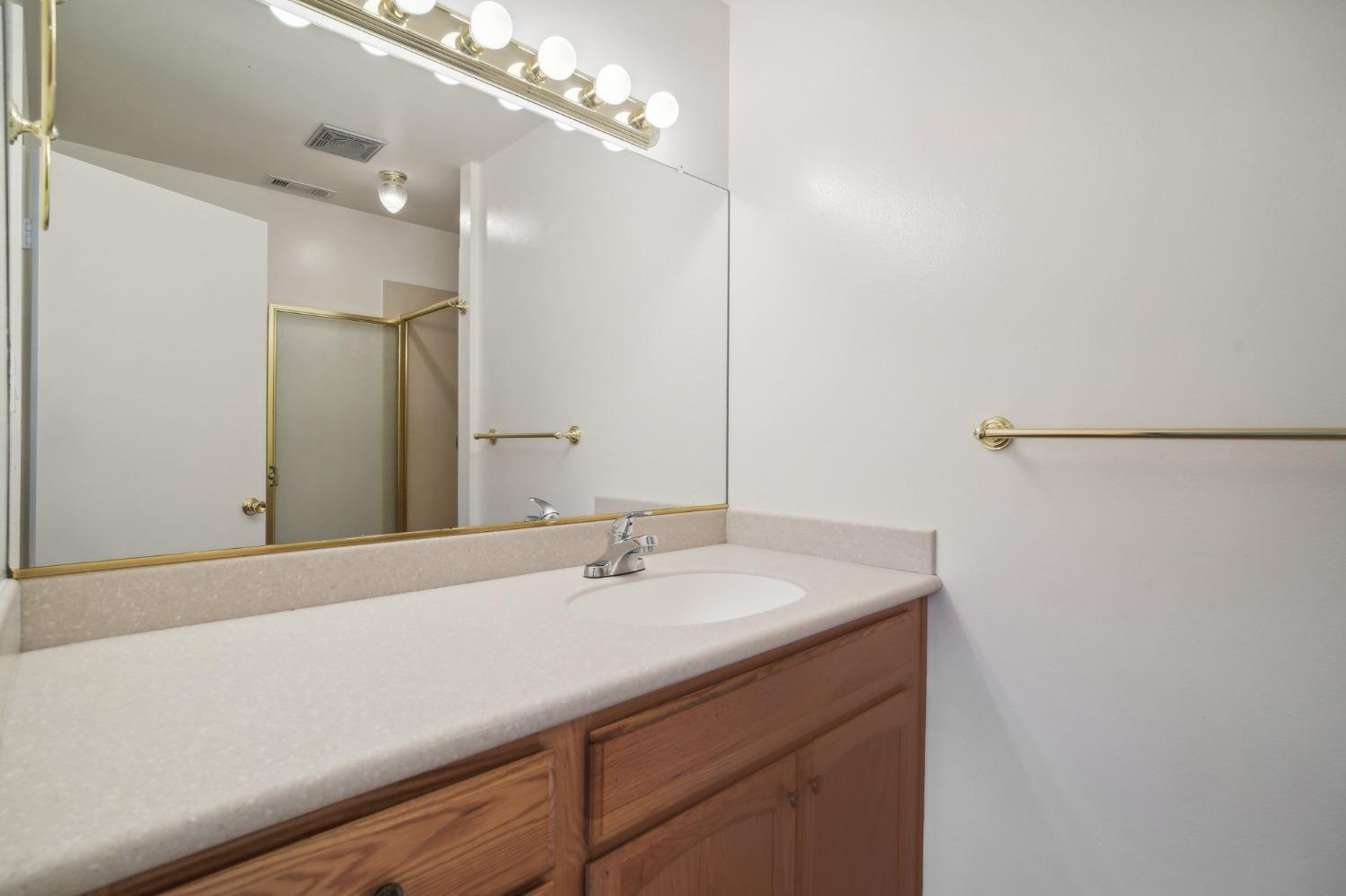 Detail Gallery Image 19 of 30 For 8837 La Riviera Dr #D,  Sacramento,  CA 95826 - 4 Beds | 2/1 Baths