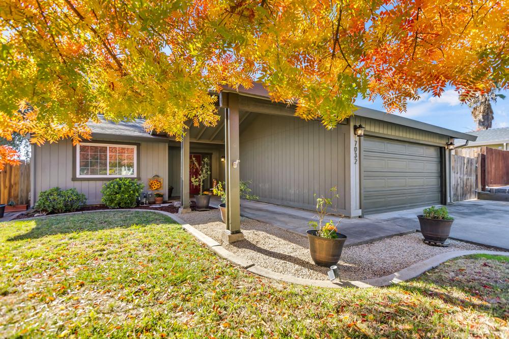 Detail Gallery Image 2 of 64 For 7032 Canevalley Cir, Citrus Heights,  CA 95621 - 3 Beds | 2 Baths