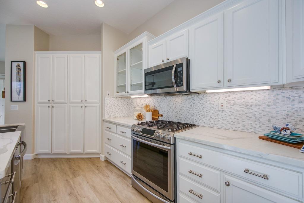 Detail Gallery Image 14 of 34 For 973 Cameron Dr, Folsom,  CA 95630 - 3 Beds | 2 Baths