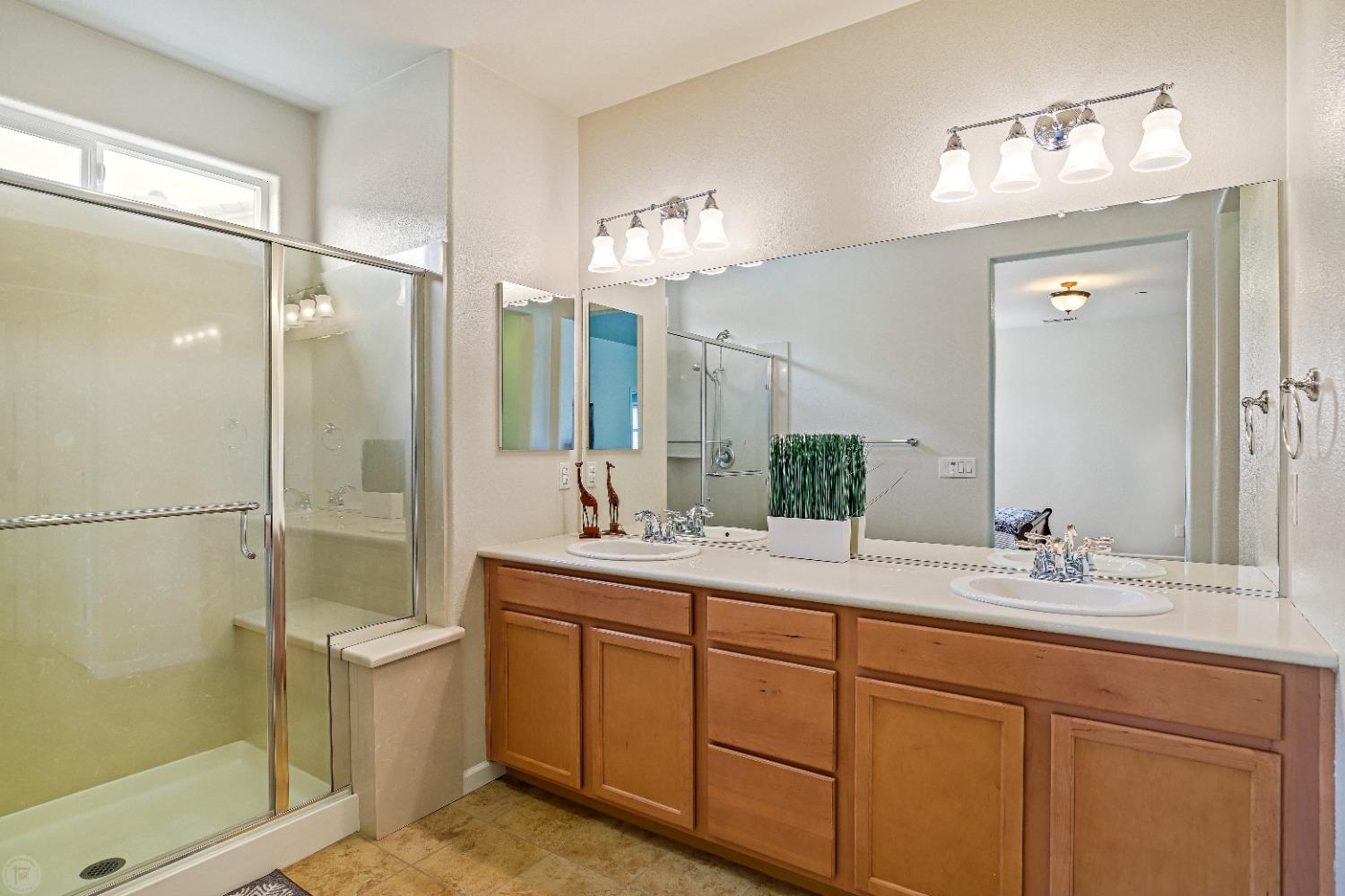 Detail Gallery Image 25 of 83 For 1478 Arbor Brook Dr, Manteca,  CA 95336 - 3 Beds | 2 Baths