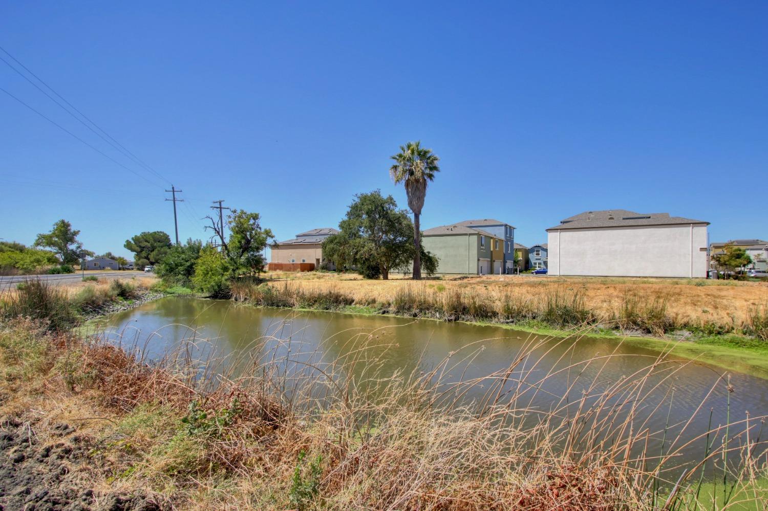 Detail Gallery Image 5 of 45 For 4010 Jefferson Blvd, West Sacramento,  CA 95691 - 3 Beds | 2 Baths