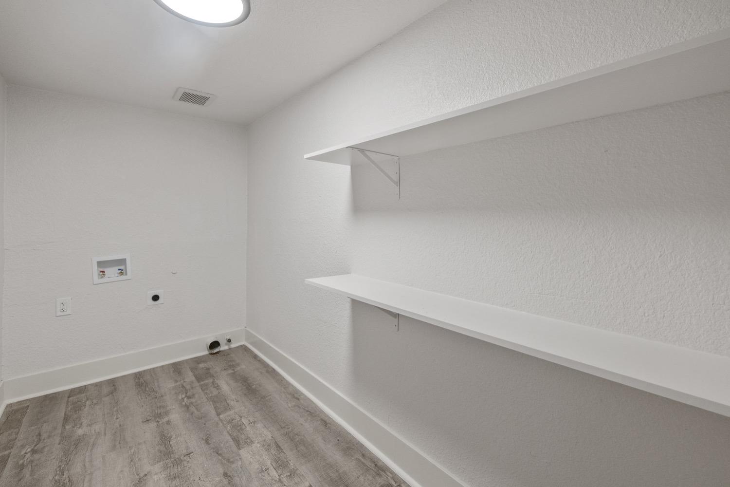 Detail Gallery Image 22 of 40 For 1096 E Sycamore Ave, Tulare,  CA 93274 - 4 Beds | 2 Baths