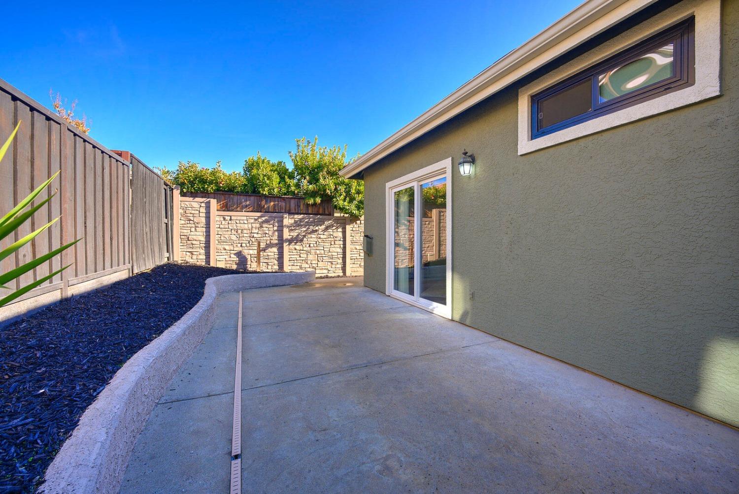 Detail Gallery Image 34 of 39 For 275 Marsalla Dr, Folsom,  CA 95630 - 2 Beds | 2 Baths