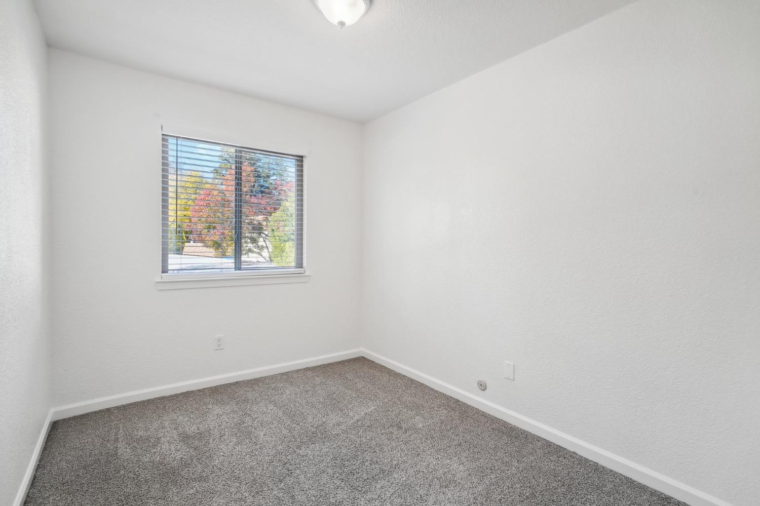 Detail Gallery Image 15 of 30 For 8837 La Riviera Dr #D,  Sacramento,  CA 95826 - 4 Beds | 2/1 Baths