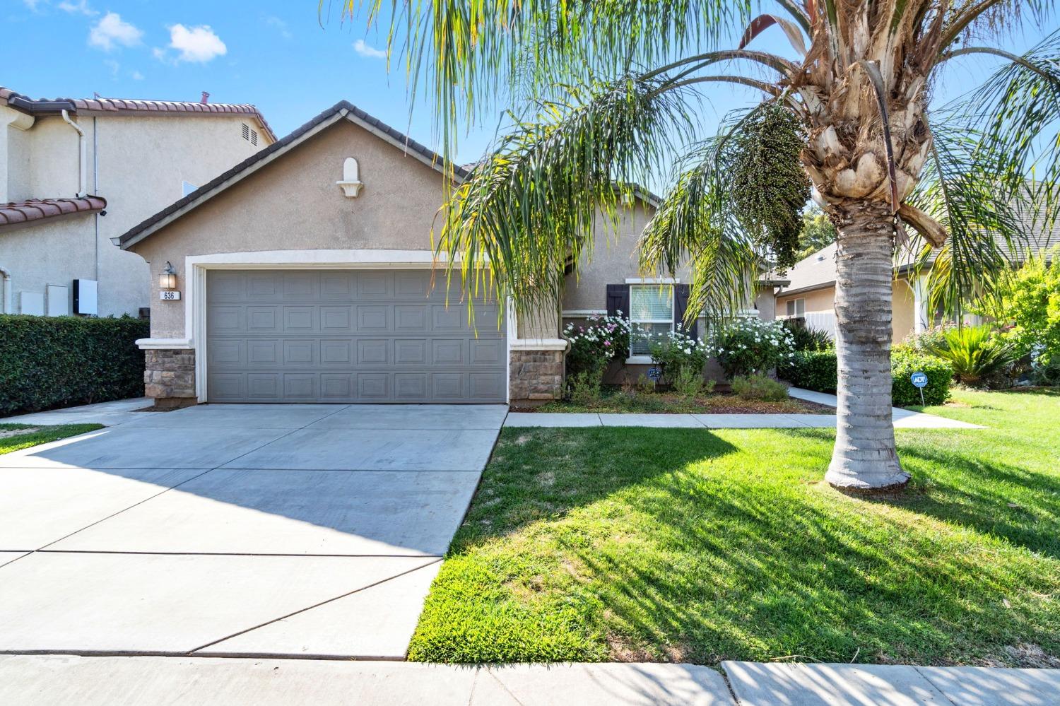 Pear Street, Madera, California image 1