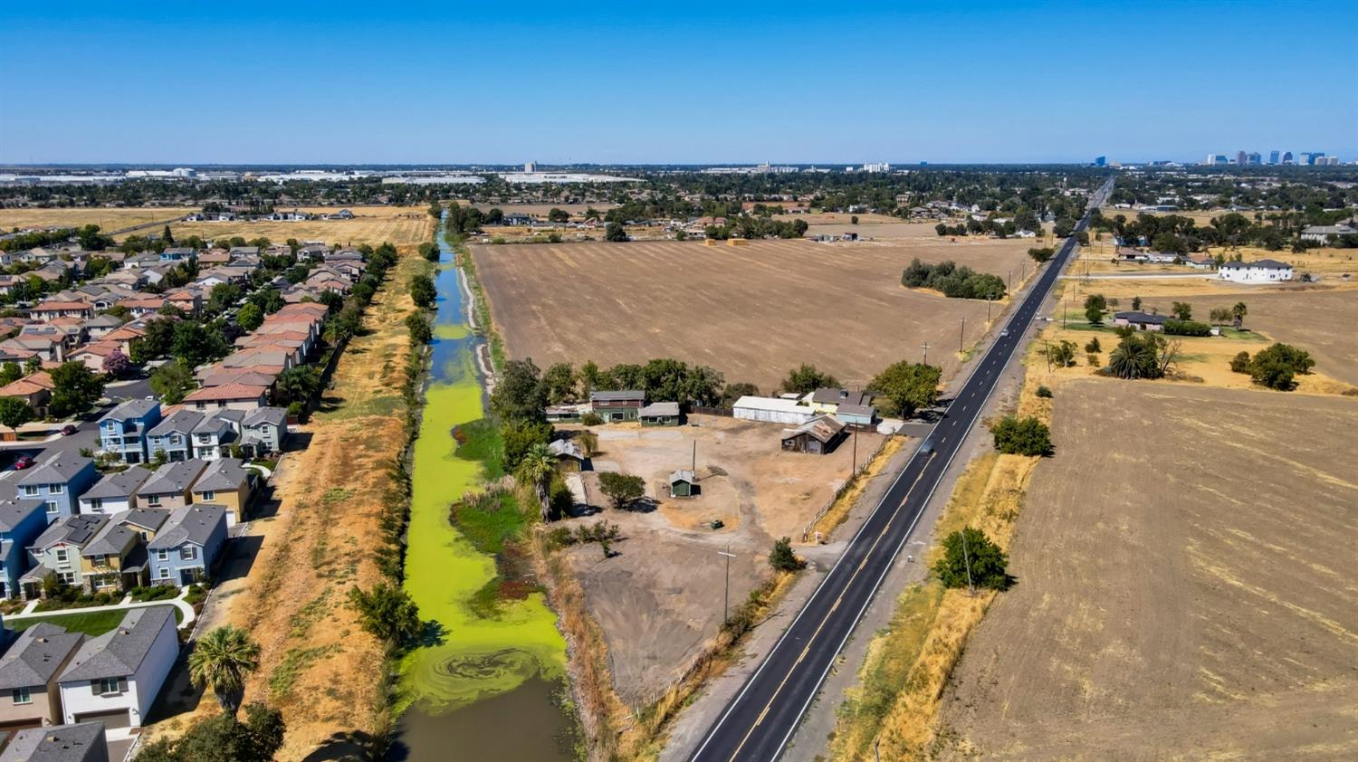 Detail Gallery Image 42 of 45 For 4010 Jefferson Blvd, West Sacramento,  CA 95691 - 3 Beds | 2 Baths