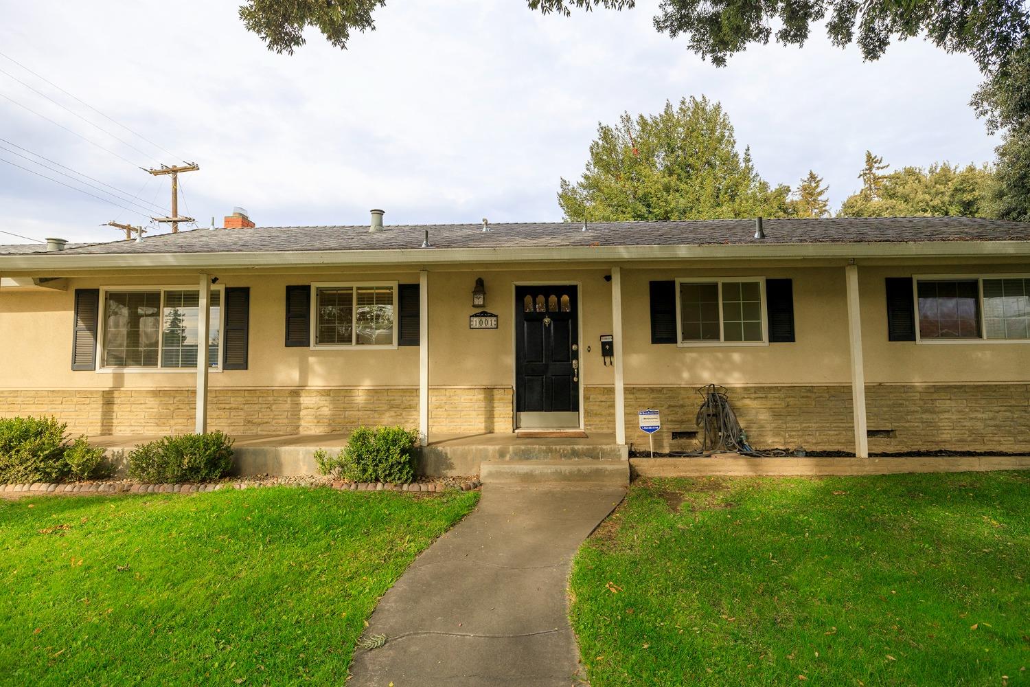 Detail Gallery Image 4 of 47 For 1001 Heidi Ave, Modesto,  CA 95350 - 3 Beds | 1/1 Baths