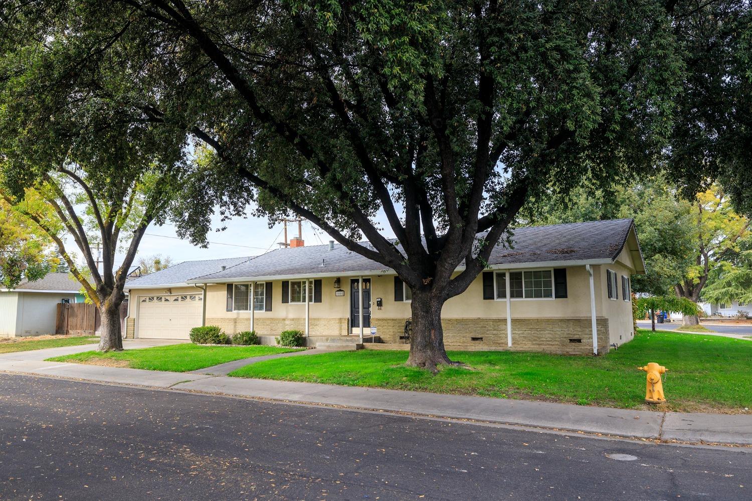 Detail Gallery Image 3 of 47 For 1001 Heidi Ave, Modesto,  CA 95350 - 3 Beds | 1/1 Baths