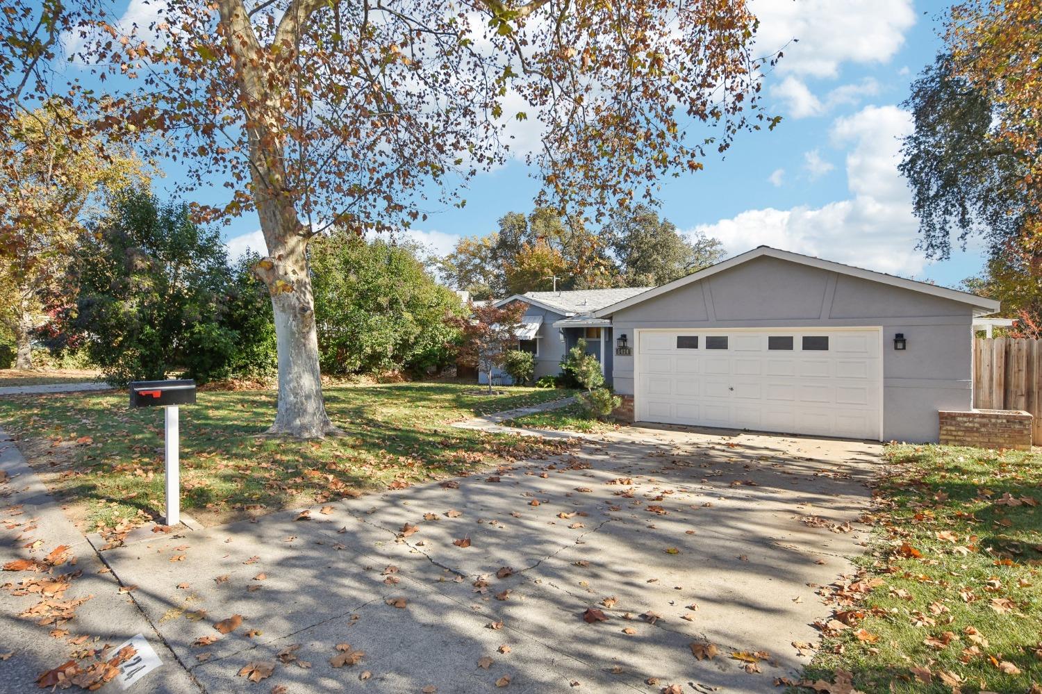 Detail Gallery Image 2 of 23 For 5424 Toombs St, Fair Oaks,  CA 95628 - 3 Beds | 2 Baths