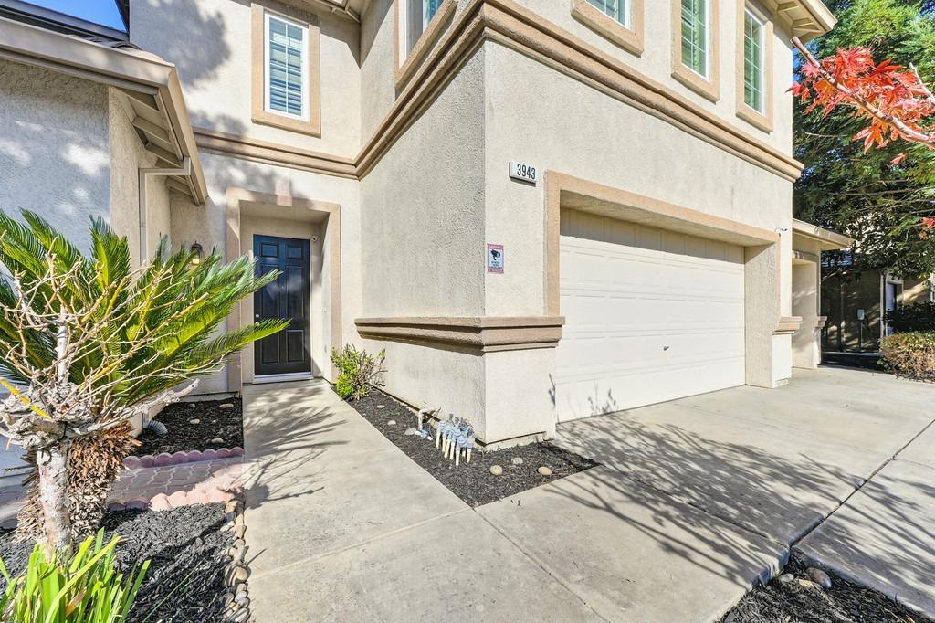 Detail Gallery Image 5 of 74 For 3943 Genova Ln, Stockton,  CA 95212 - 5 Beds | 4 Baths