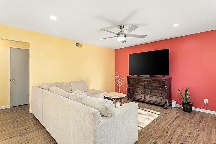 Detail Gallery Image 7 of 17 For 4625 Palm Ave #1,  Sacramento,  CA 95842 - 2 Beds | 1 Baths