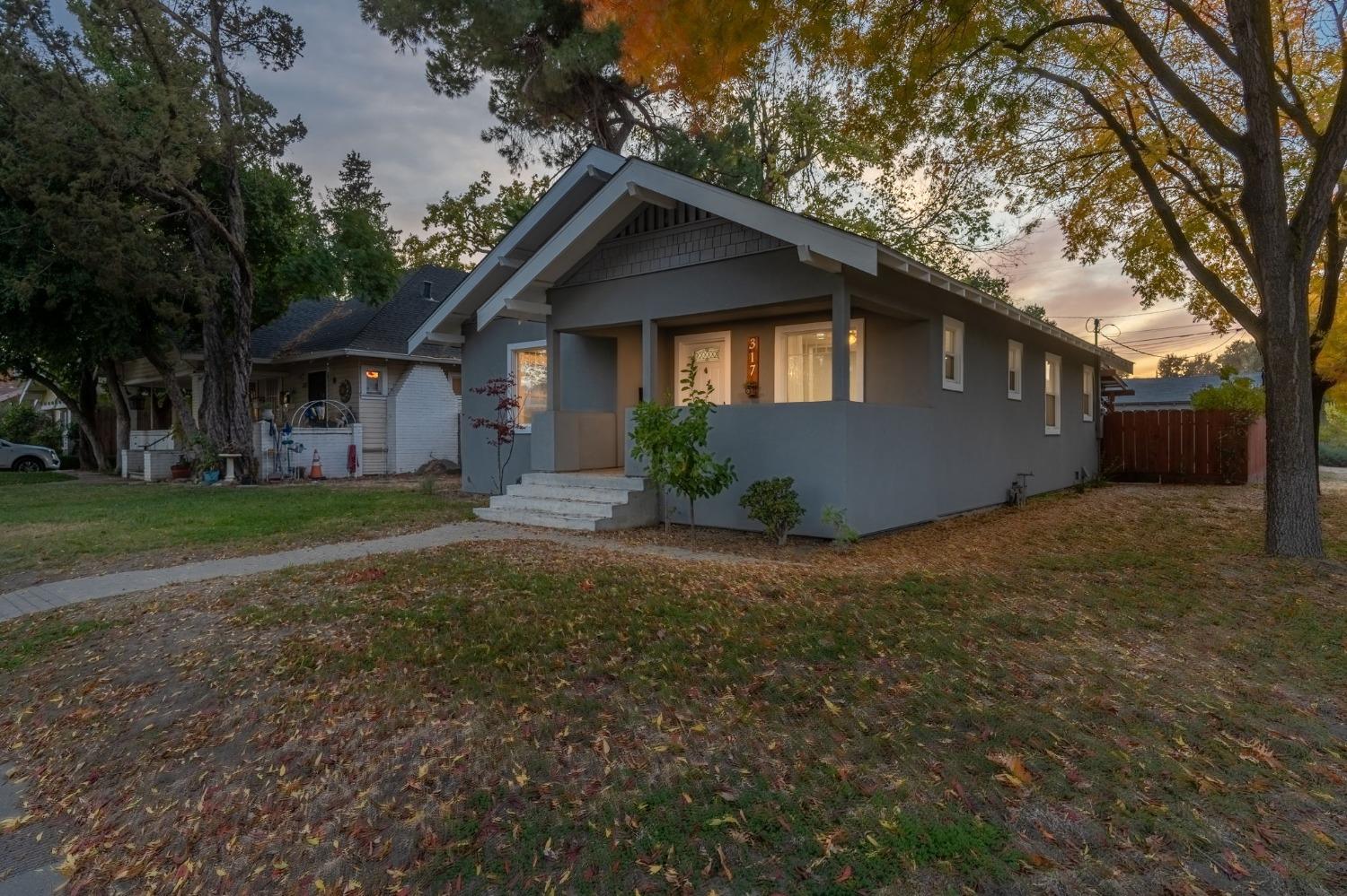 Detail Gallery Image 4 of 35 For 317 Poplar Ave, Modesto,  CA 95354 - 2 Beds | 2 Baths