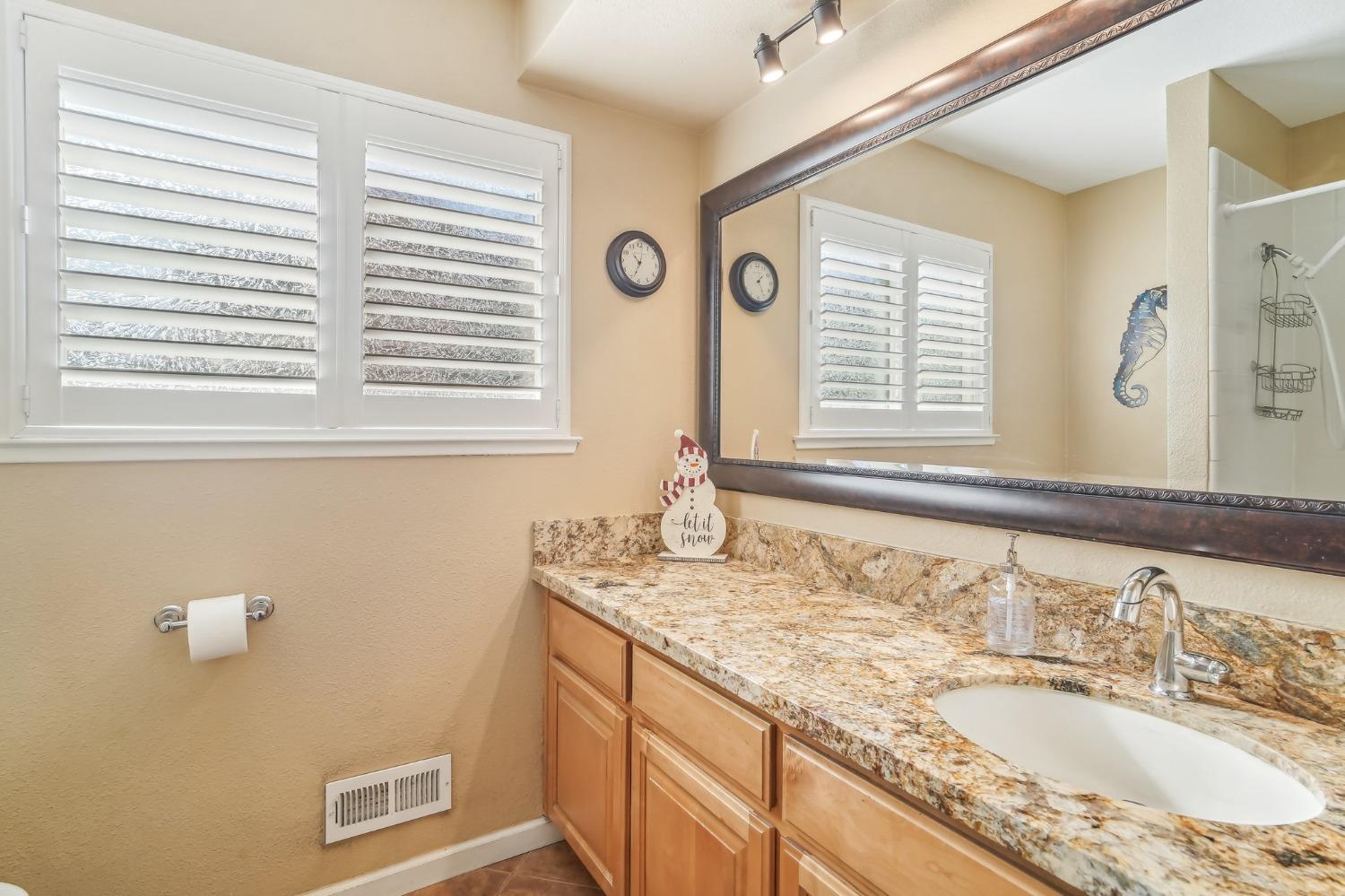 Detail Gallery Image 14 of 35 For 4303 Rio Tinto Ave, Sacramento,  CA 95821 - 3 Beds | 2 Baths