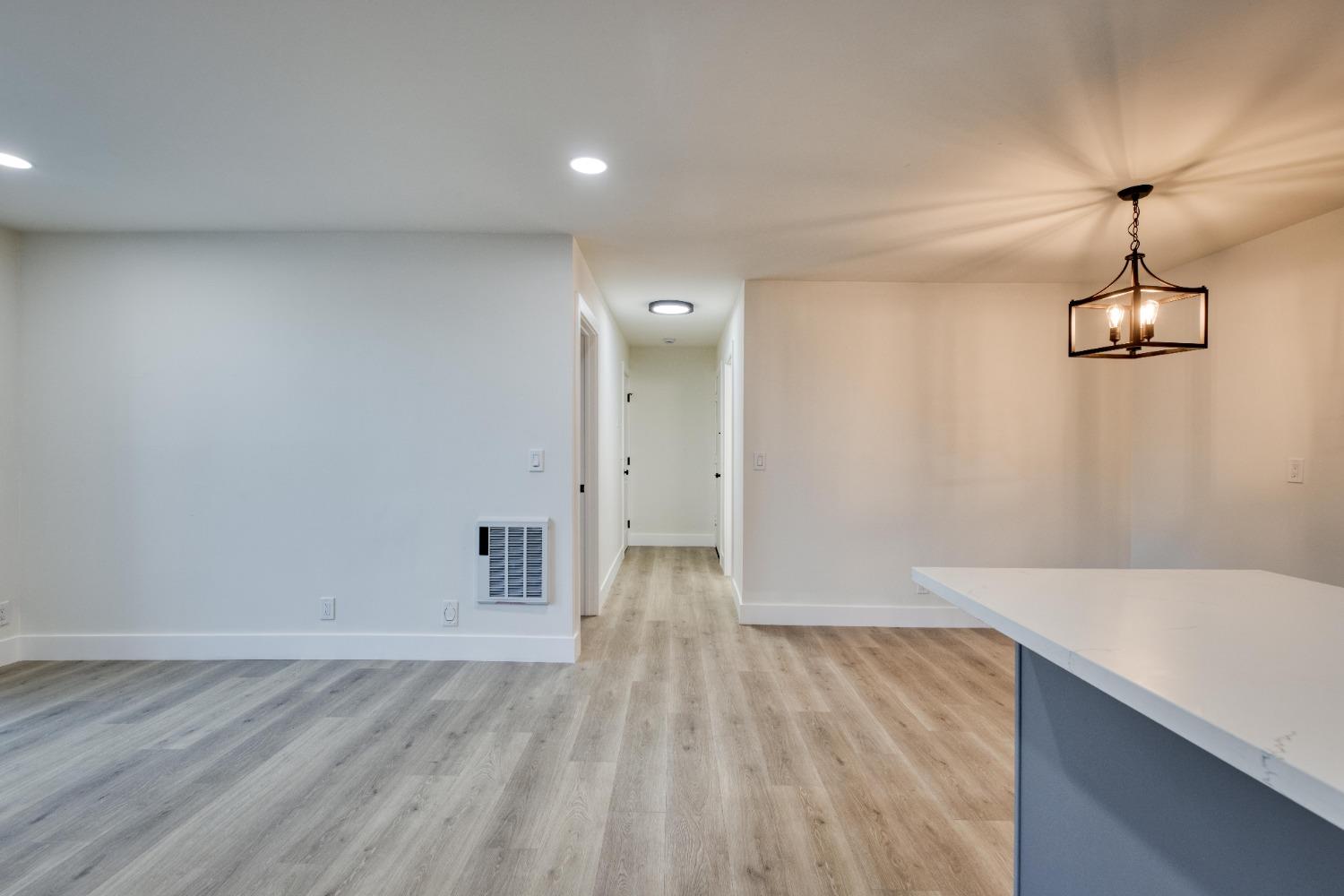 Detail Gallery Image 11 of 24 For 250 Whitmore St #109,  Oakland,  CA 94611 - 2 Beds | 2 Baths