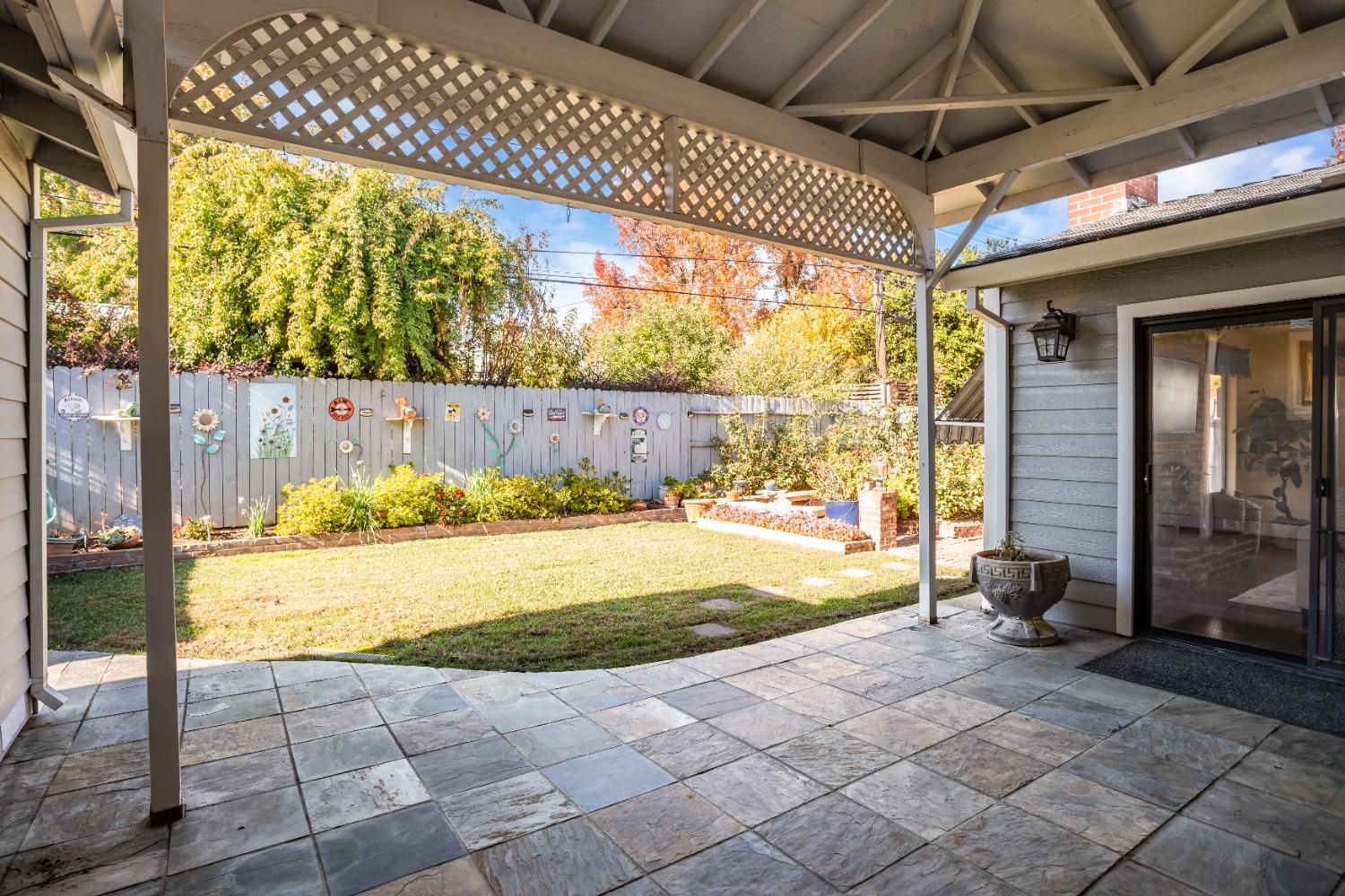 Detail Gallery Image 38 of 43 For 2221 Landon Ln, Sacramento,  CA 95825 - 4 Beds | 2/1 Baths