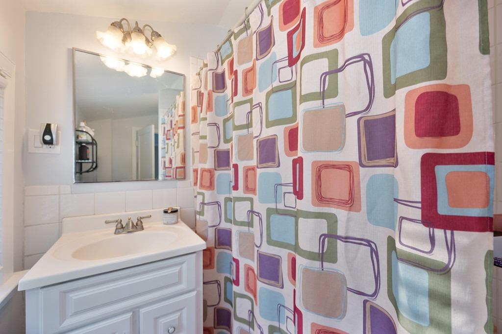 Detail Gallery Image 55 of 88 For 5700 El Camino Ave, Carmichael,  CA 95608 - 4 Beds | 2 Baths