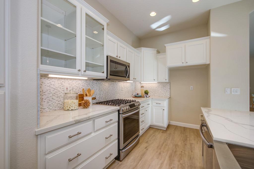 Detail Gallery Image 11 of 34 For 973 Cameron Dr, Folsom,  CA 95630 - 3 Beds | 2 Baths