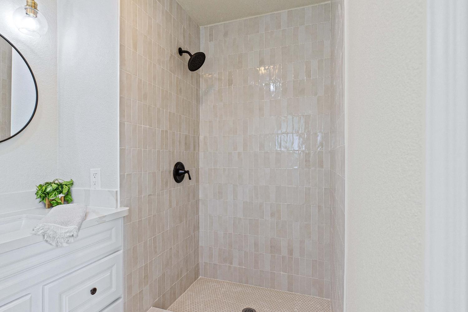 Detail Gallery Image 36 of 52 For 300 Hastings Ln, Modesto,  CA 95350 - 4 Beds | 2/1 Baths