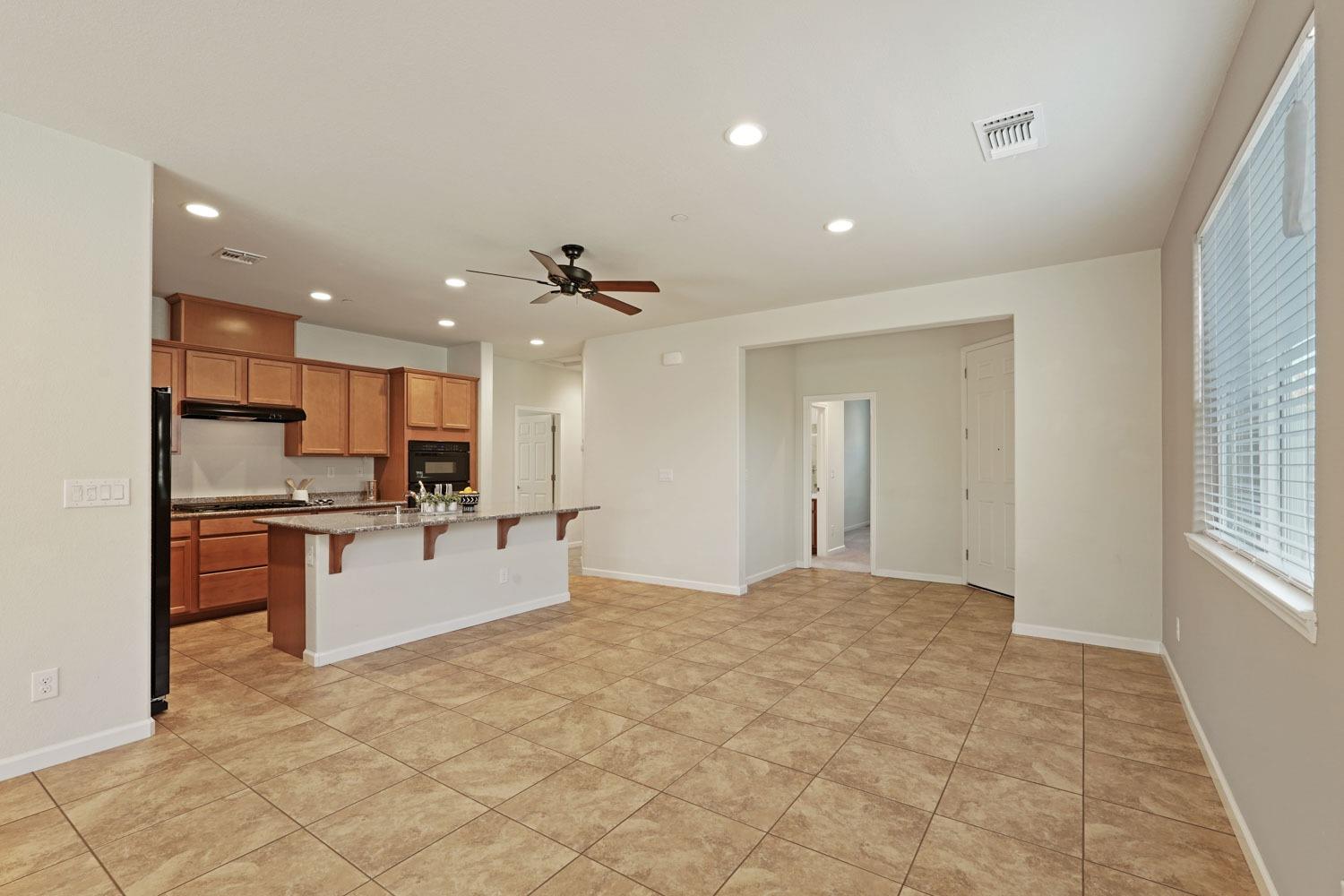 Detail Gallery Image 15 of 71 For 1534 Harvest Creek St, Manteca,  CA 95336 - 3 Beds | 2 Baths