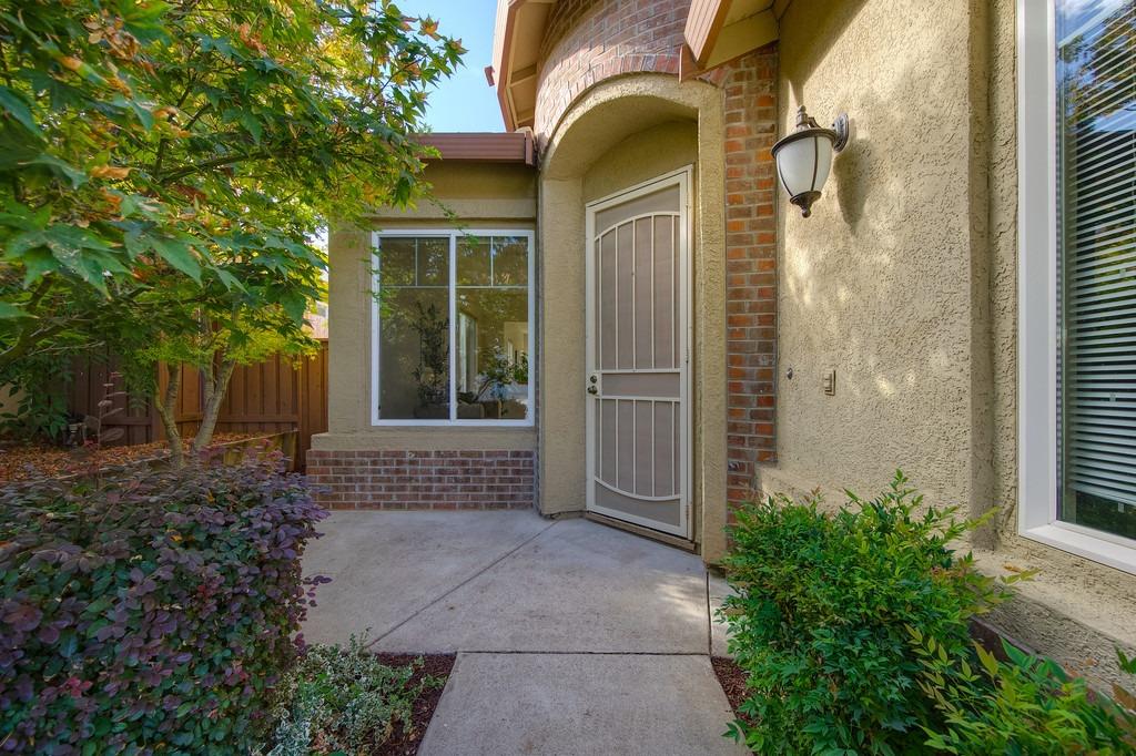 Detail Gallery Image 4 of 34 For 973 Cameron Dr, Folsom,  CA 95630 - 3 Beds | 2 Baths