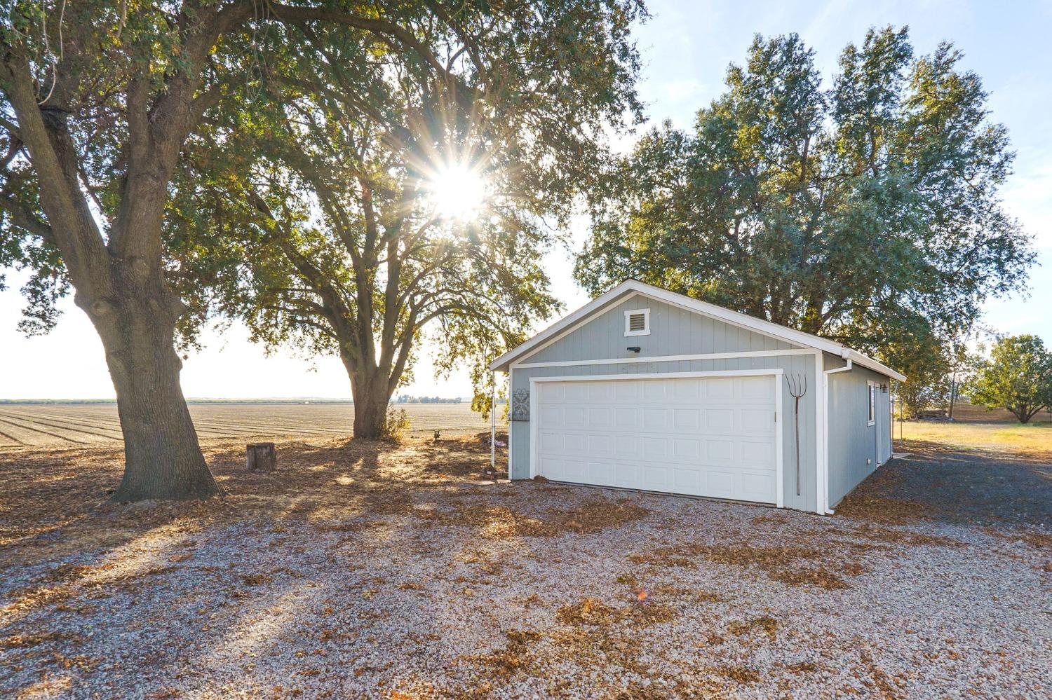 Detail Gallery Image 33 of 45 For 9232 Road 95, Woodland,  CA 95695 - 4 Beds | 2 Baths