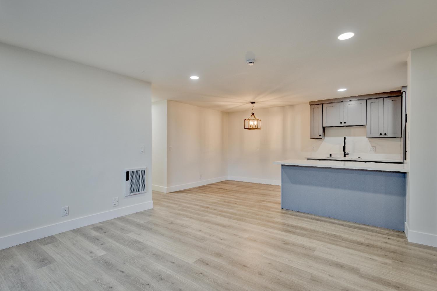 Detail Gallery Image 9 of 24 For 250 Whitmore St #109,  Oakland,  CA 94611 - 2 Beds | 2 Baths