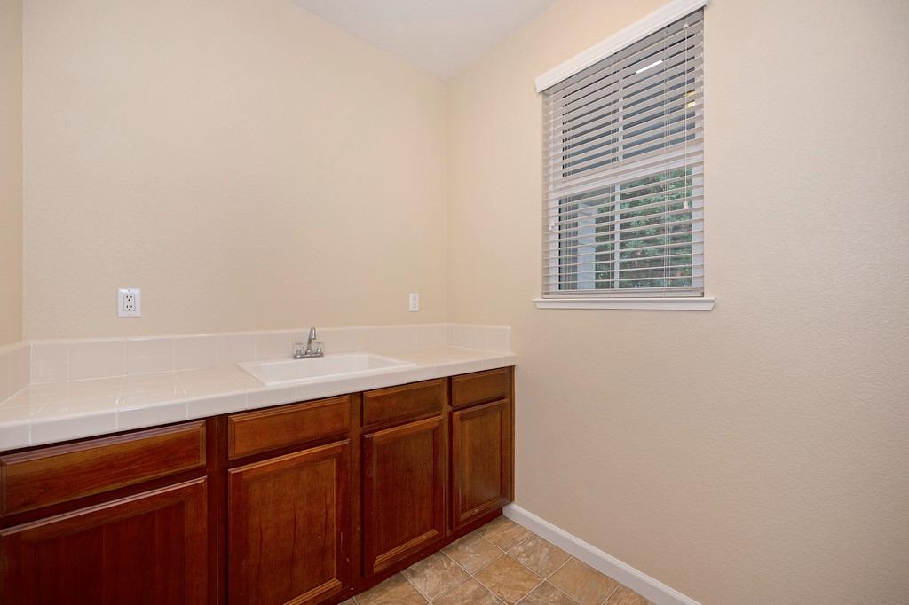 Detail Gallery Image 19 of 54 For 545 Westlake Dr, West Sacramento,  CA 95605 - 4 Beds | 3/1 Baths