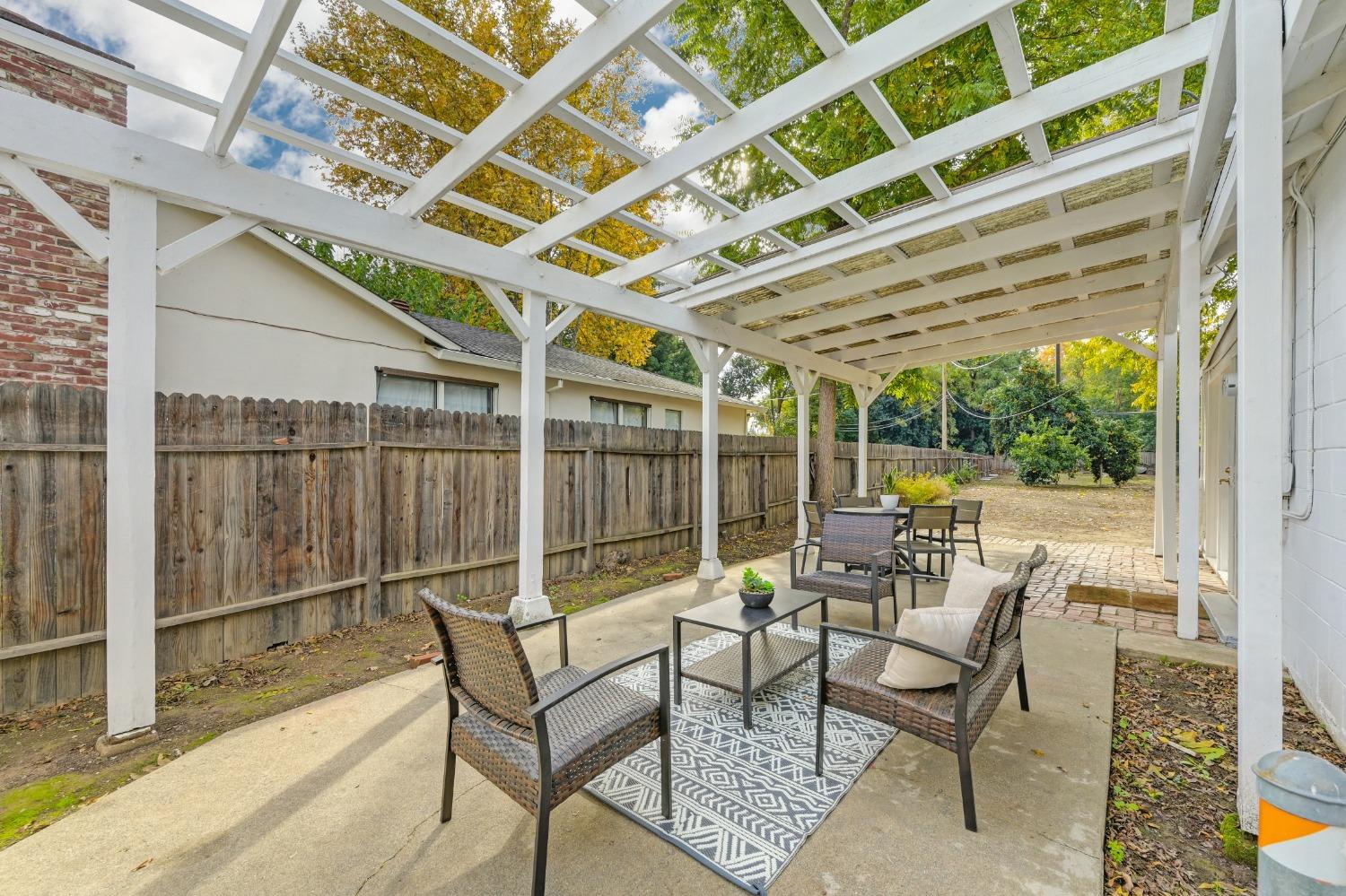 Detail Gallery Image 36 of 51 For 960 Inez Way, Sacramento,  CA 95822 - 2 Beds | 1 Baths