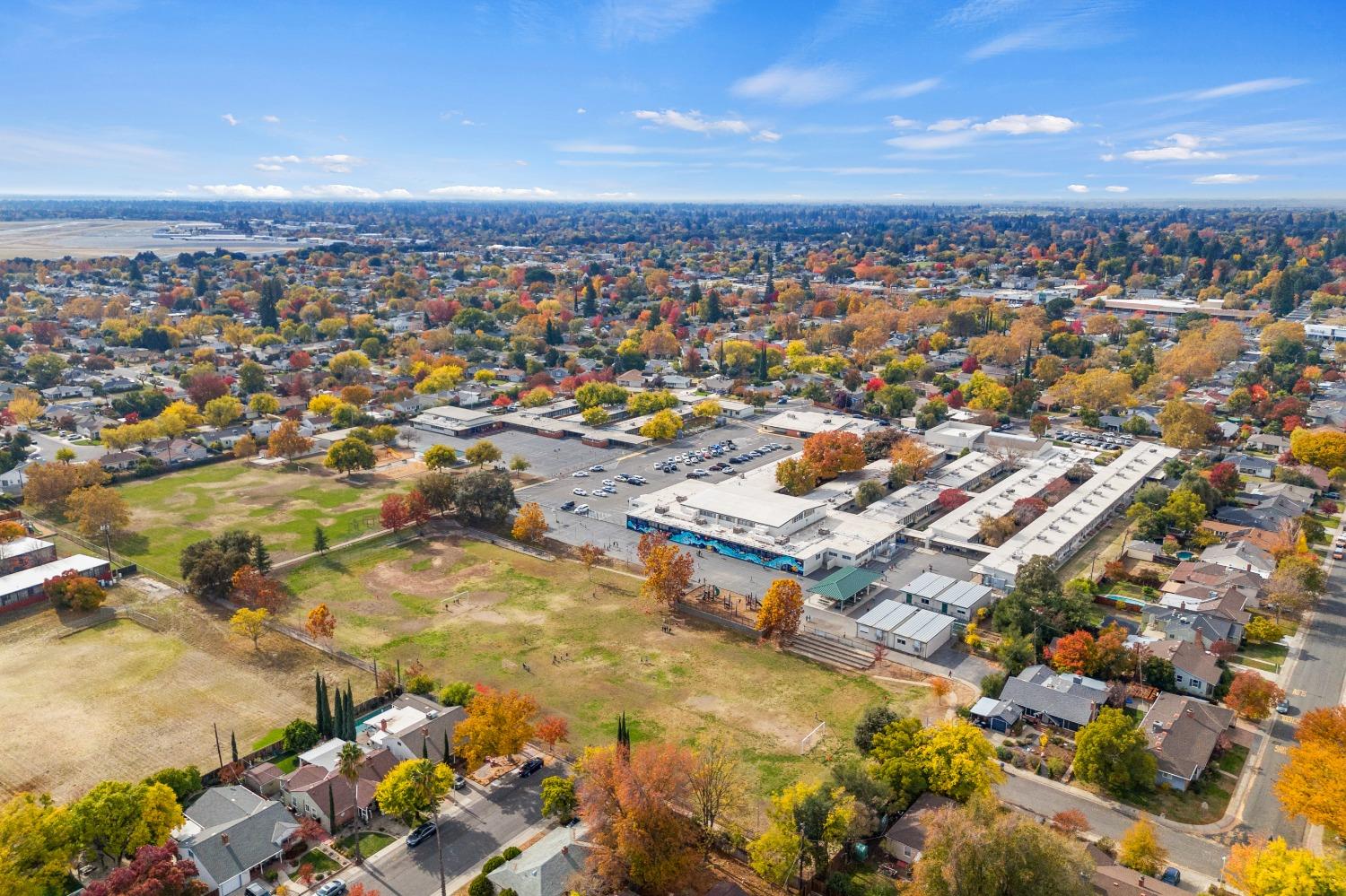 Detail Gallery Image 36 of 38 For 2370 19th Ave, Sacramento,  CA 95822 - 2 Beds | 2 Baths