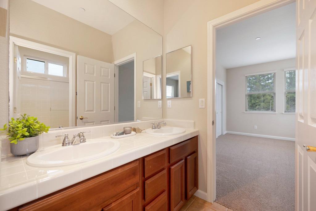 Detail Gallery Image 34 of 54 For 545 Westlake Dr, West Sacramento,  CA 95605 - 4 Beds | 3/1 Baths