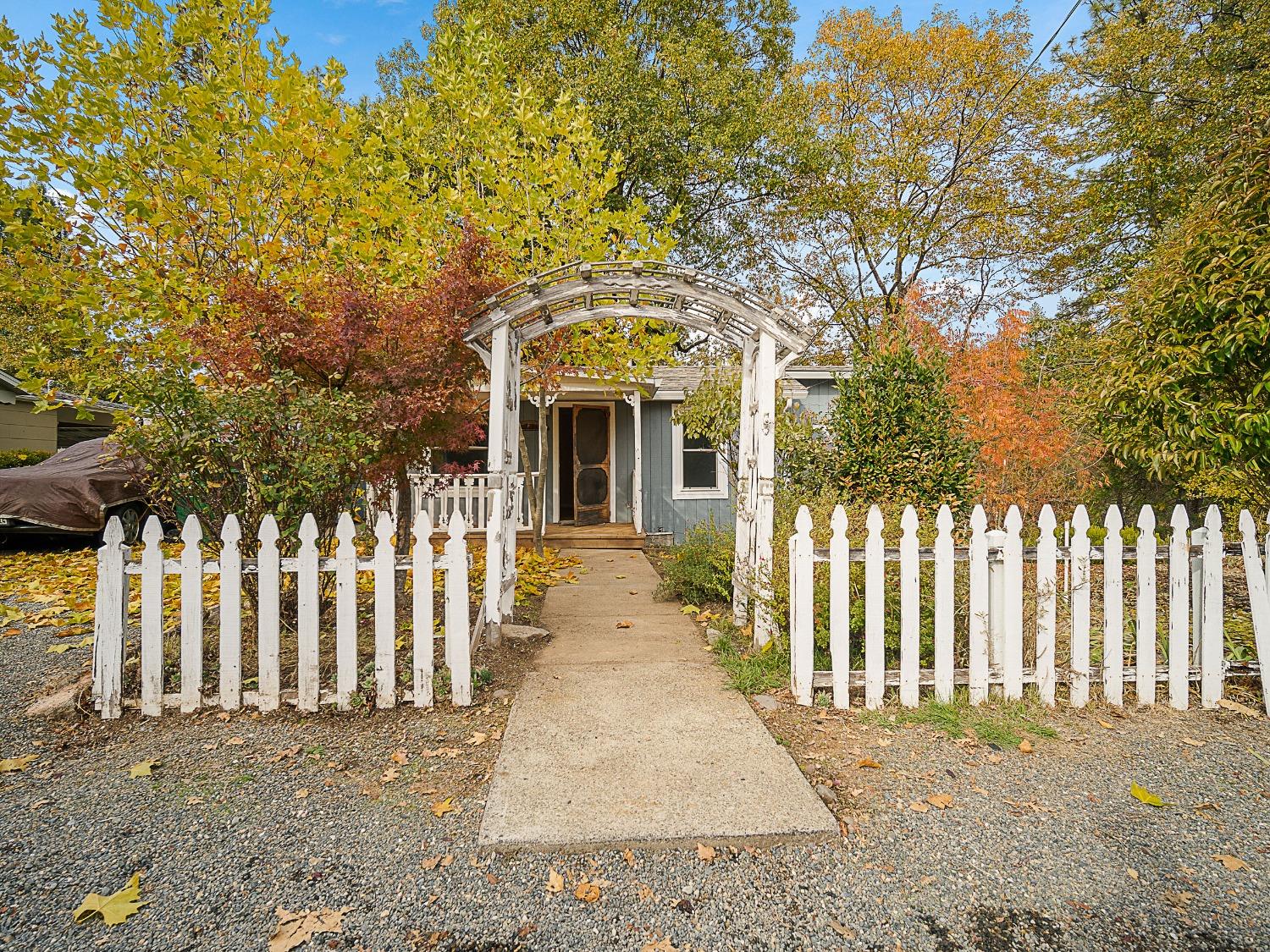 Detail Gallery Image 1 of 23 For 2873 Willow St, Placerville,  CA 95667 - 2 Beds | 1 Baths