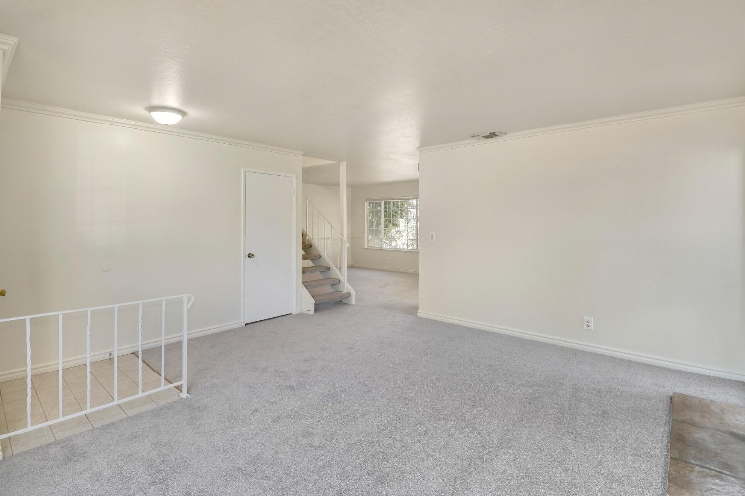 Detail Gallery Image 8 of 43 For 6209 E Dark Star Way, Orangevale,  CA 95662 - 4 Beds | 2/1 Baths