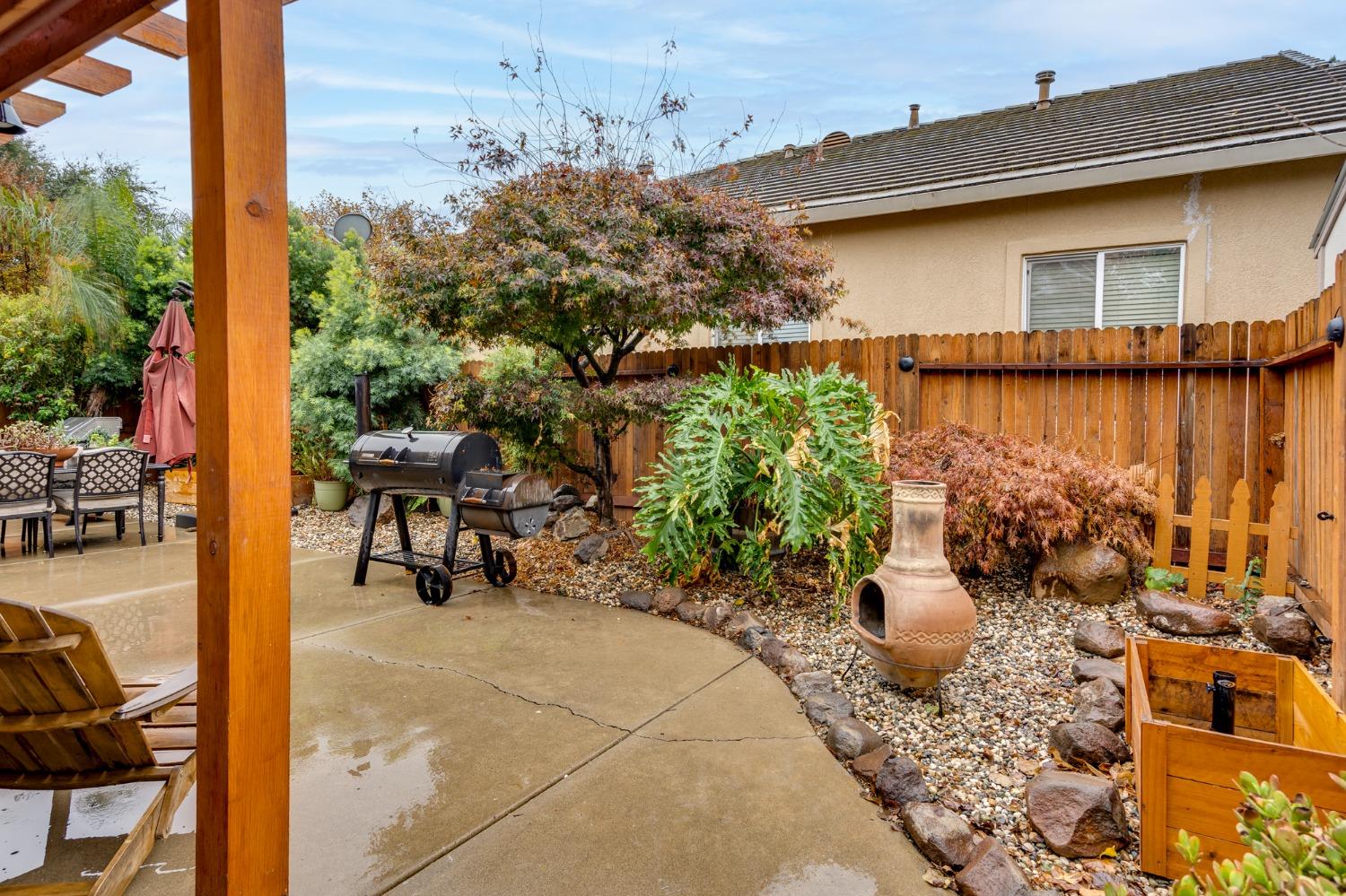 Detail Gallery Image 29 of 31 For 2941 W River Dr, Sacramento,  CA 95833 - 3 Beds | 2 Baths