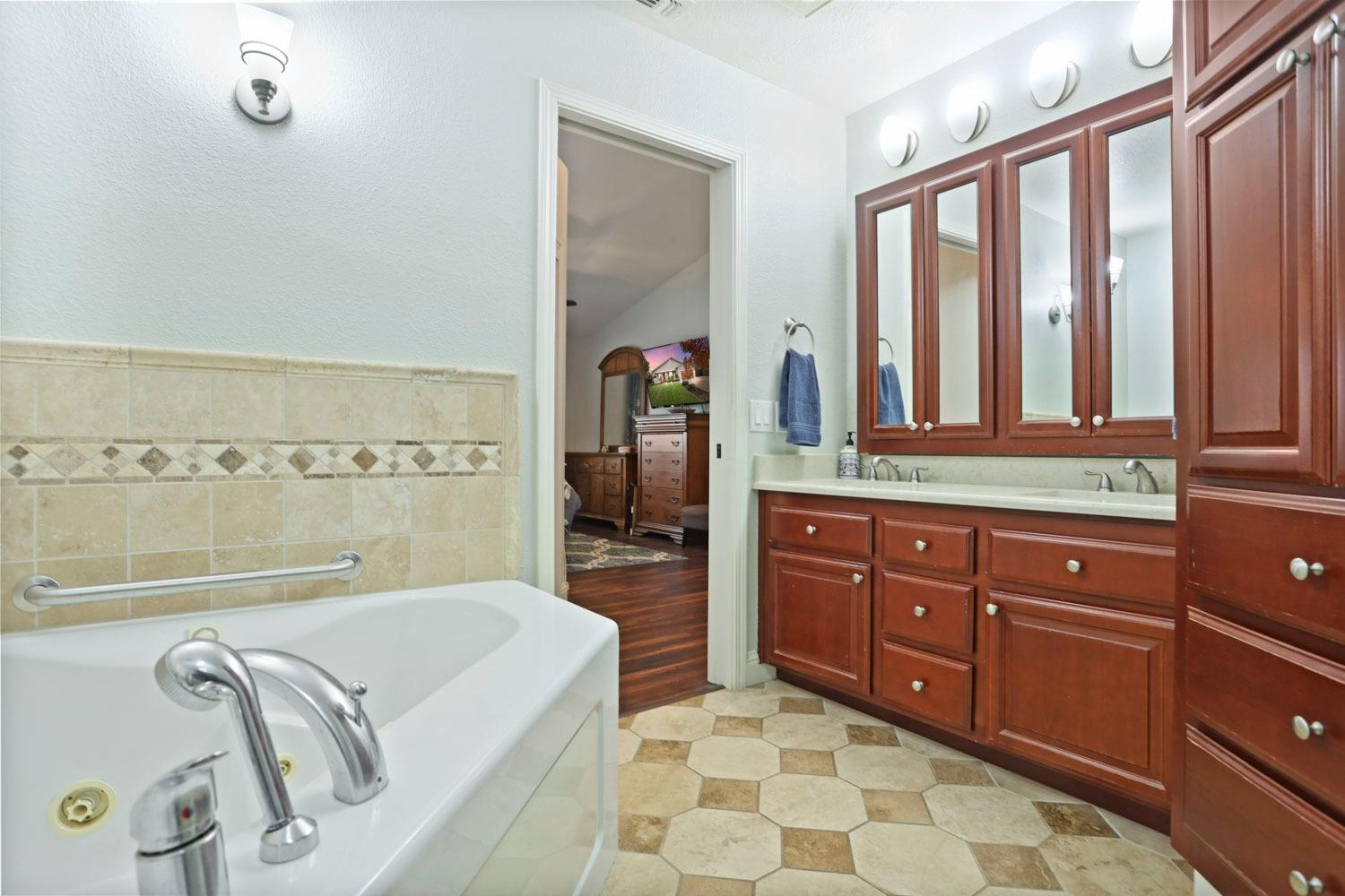 Detail Gallery Image 28 of 49 For 7424 Wachtel Way, Orangevale,  CA 95662 - 4 Beds | 2/1 Baths