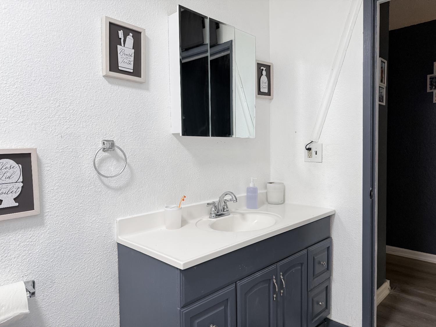 Detail Gallery Image 21 of 31 For 1334 Hutchinson Ave, Stockton,  CA 95210 - 3 Beds | 2 Baths