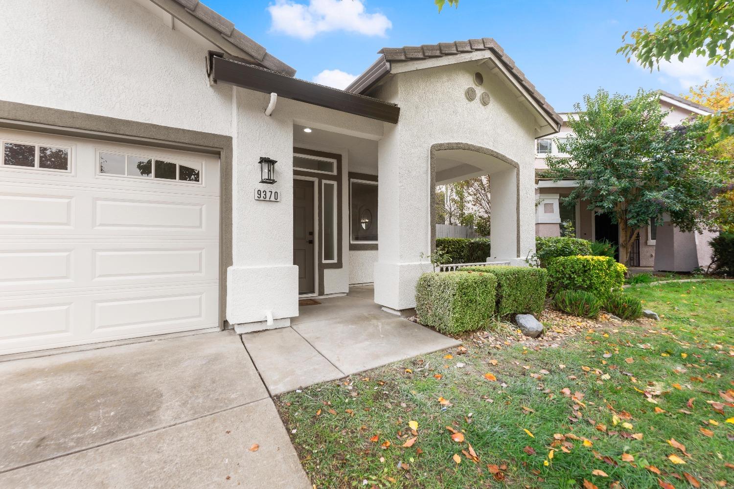 Detail Gallery Image 5 of 70 For 9370 Marlemont Cir, Elk Grove,  CA 95758 - 3 Beds | 2 Baths