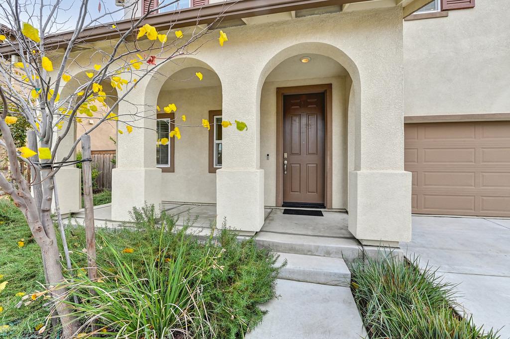 Detail Gallery Image 3 of 37 For 673 Lincolnshire Cir, Lincoln,  CA 95648 - 3 Beds | 2/1 Baths