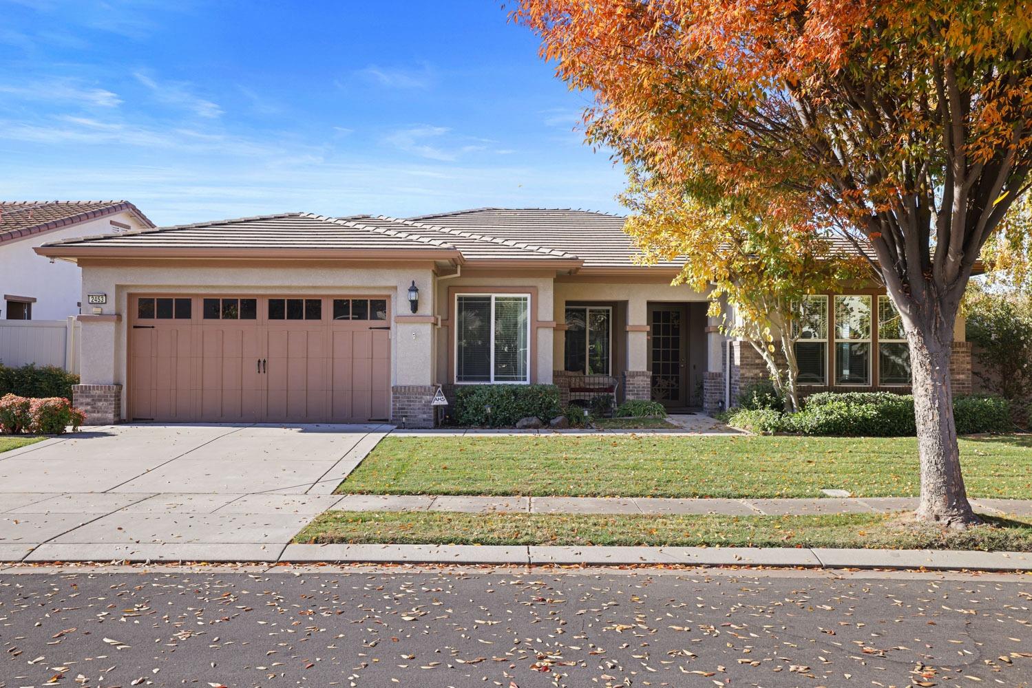 Detail Gallery Image 2 of 61 For 2453 Gardenstone Pl, Manteca,  CA 95336 - 2 Beds | 2/1 Baths