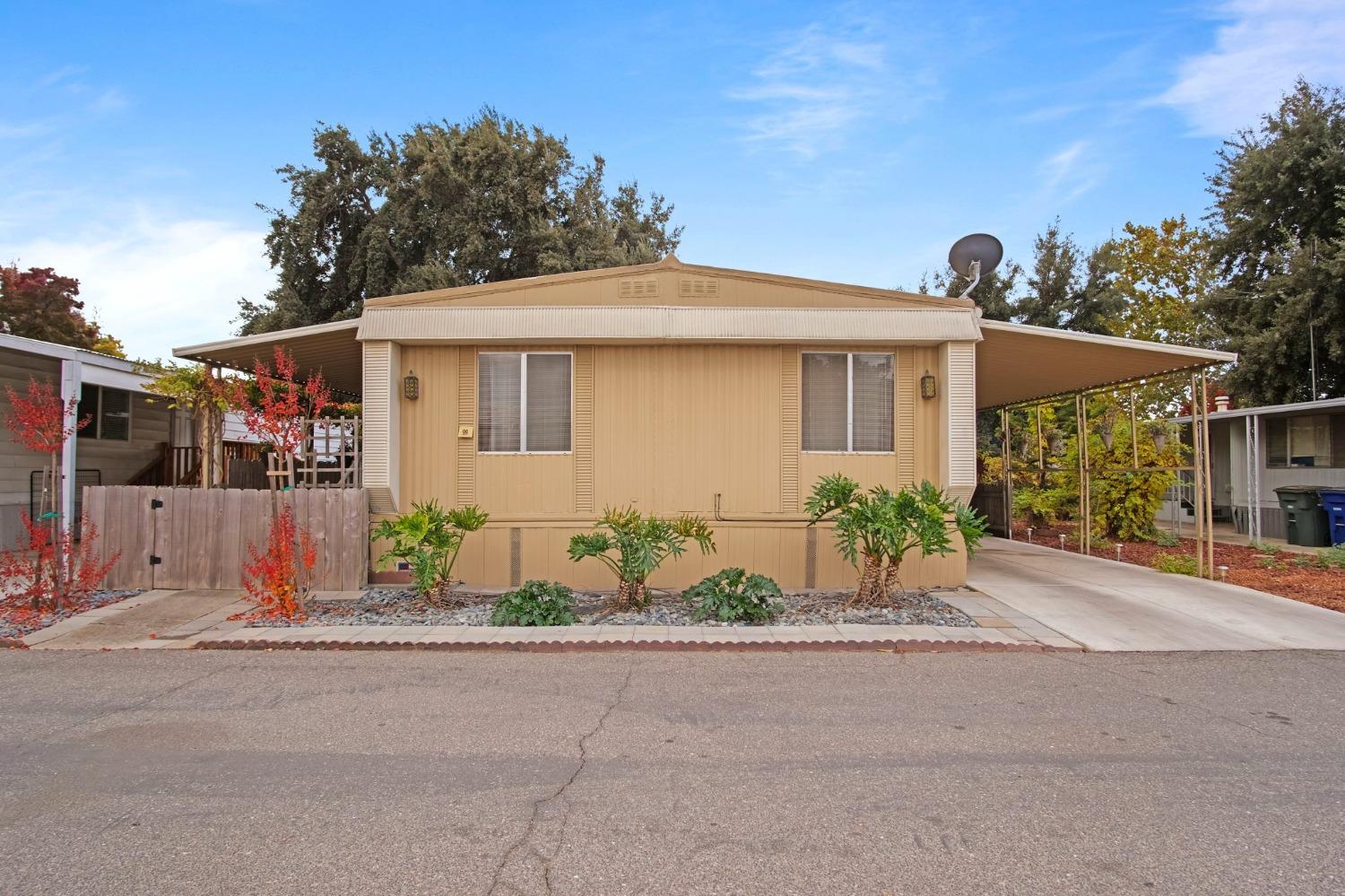 Detail Gallery Image 1 of 32 For 2307 Oakdale Rd 99, Modesto,  CA 95355 - 2 Beds | 2 Baths