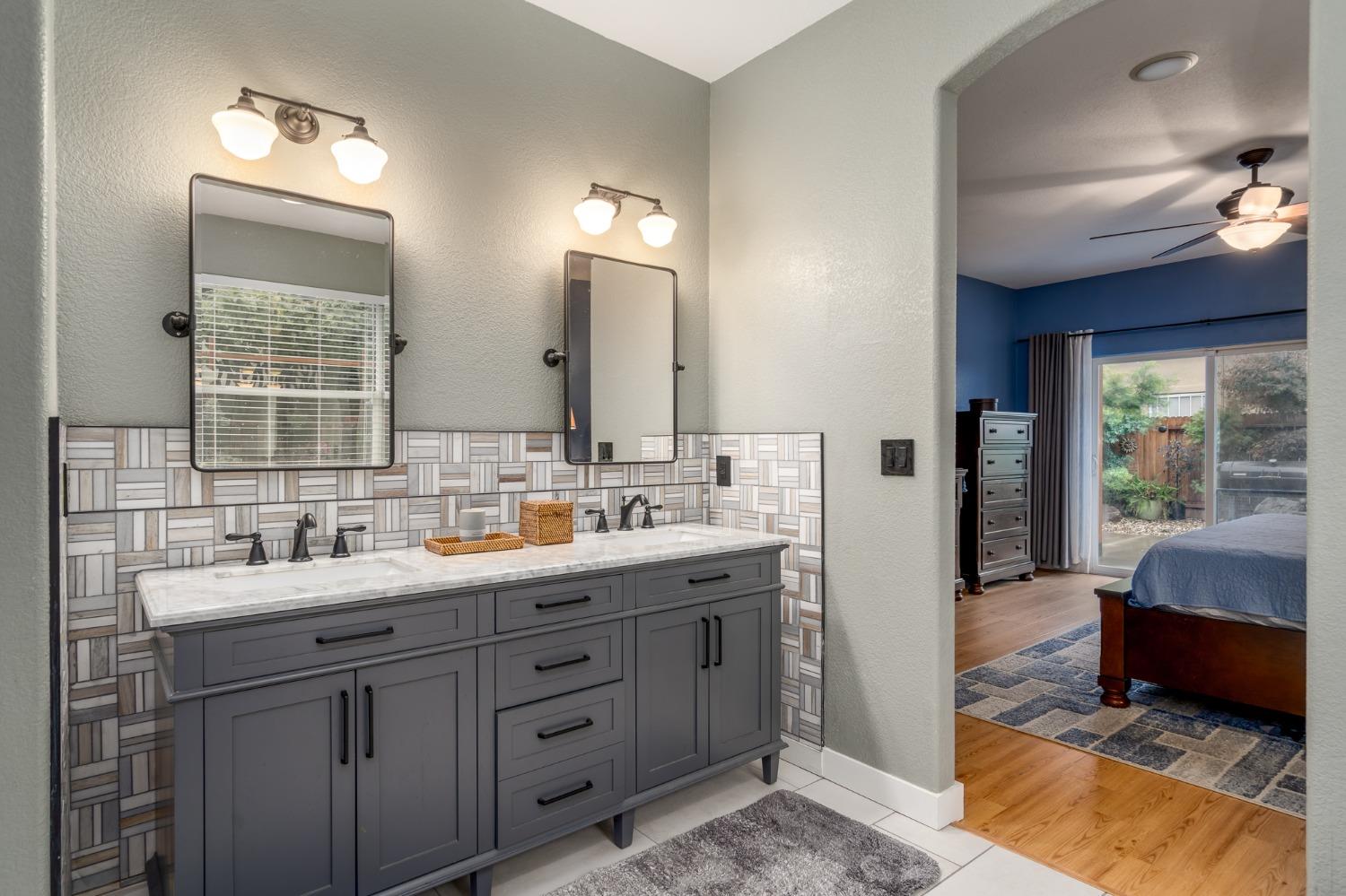 Detail Gallery Image 21 of 31 For 2941 W River Dr, Sacramento,  CA 95833 - 3 Beds | 2 Baths