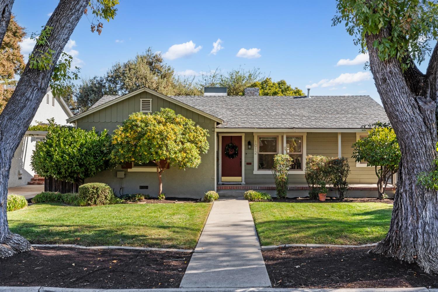 Detail Gallery Image 1 of 50 For 1012 Douglas Ave, Modesto,  CA 95350 - 4 Beds | 3 Baths