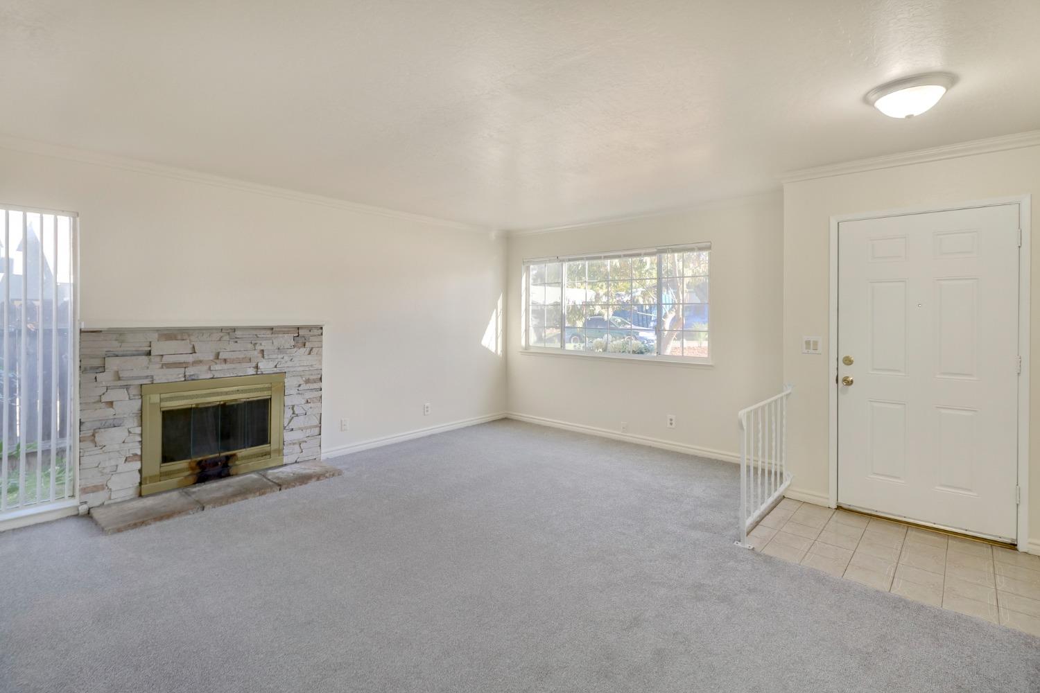 Detail Gallery Image 6 of 43 For 6209 E Dark Star Way, Orangevale,  CA 95662 - 4 Beds | 2/1 Baths