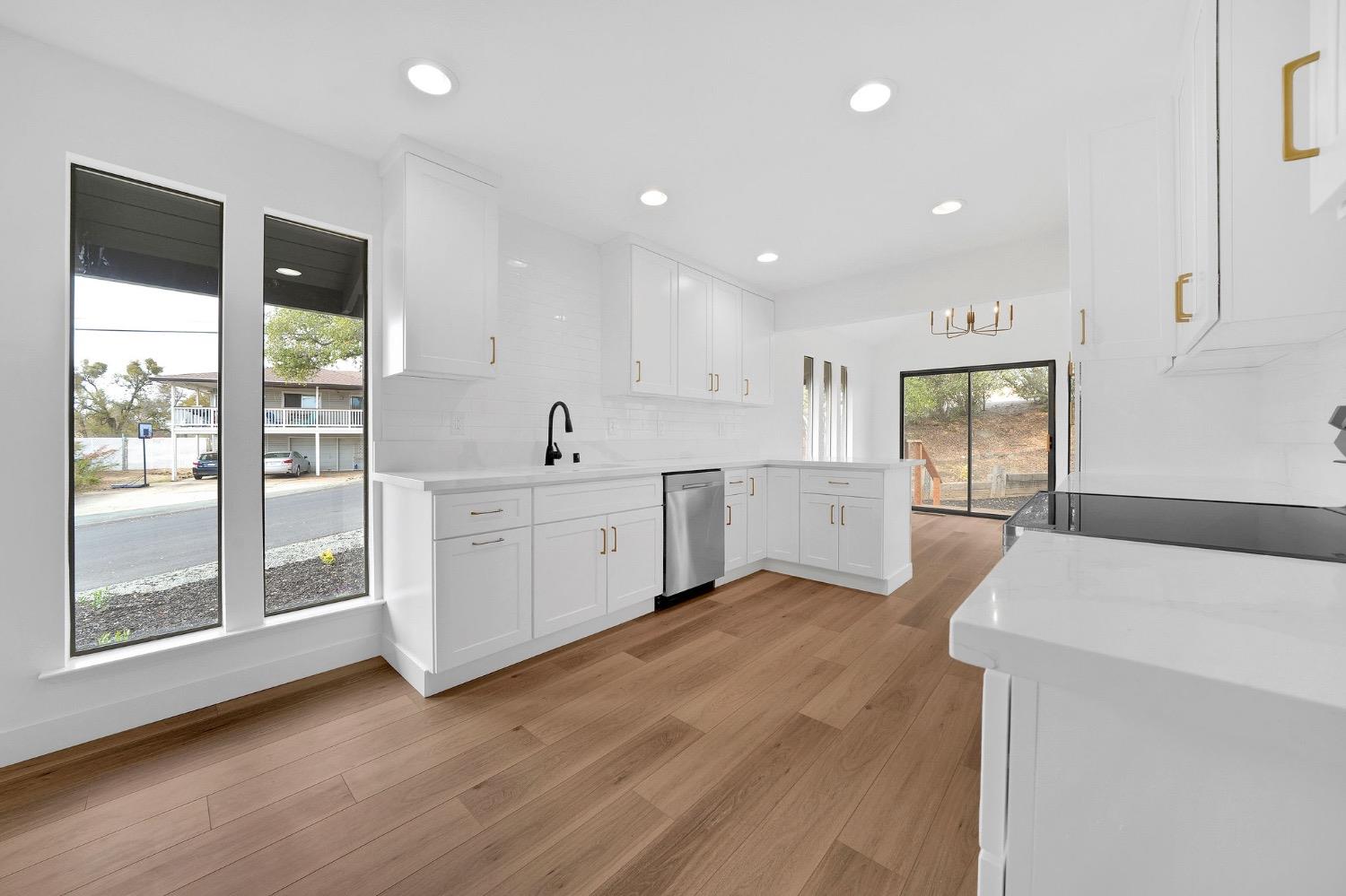 Detail Gallery Image 12 of 80 For 250 Oro Madre Way, Sutter Creek,  CA 95685 - 4 Beds | 2/1 Baths