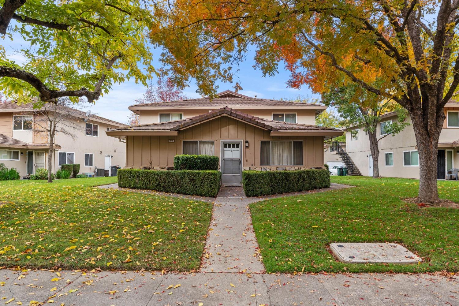 Detail Gallery Image 2 of 23 For 5079 Rhode Island Dr #2,  Sacramento,  CA 95841 - 2 Beds | 1 Baths