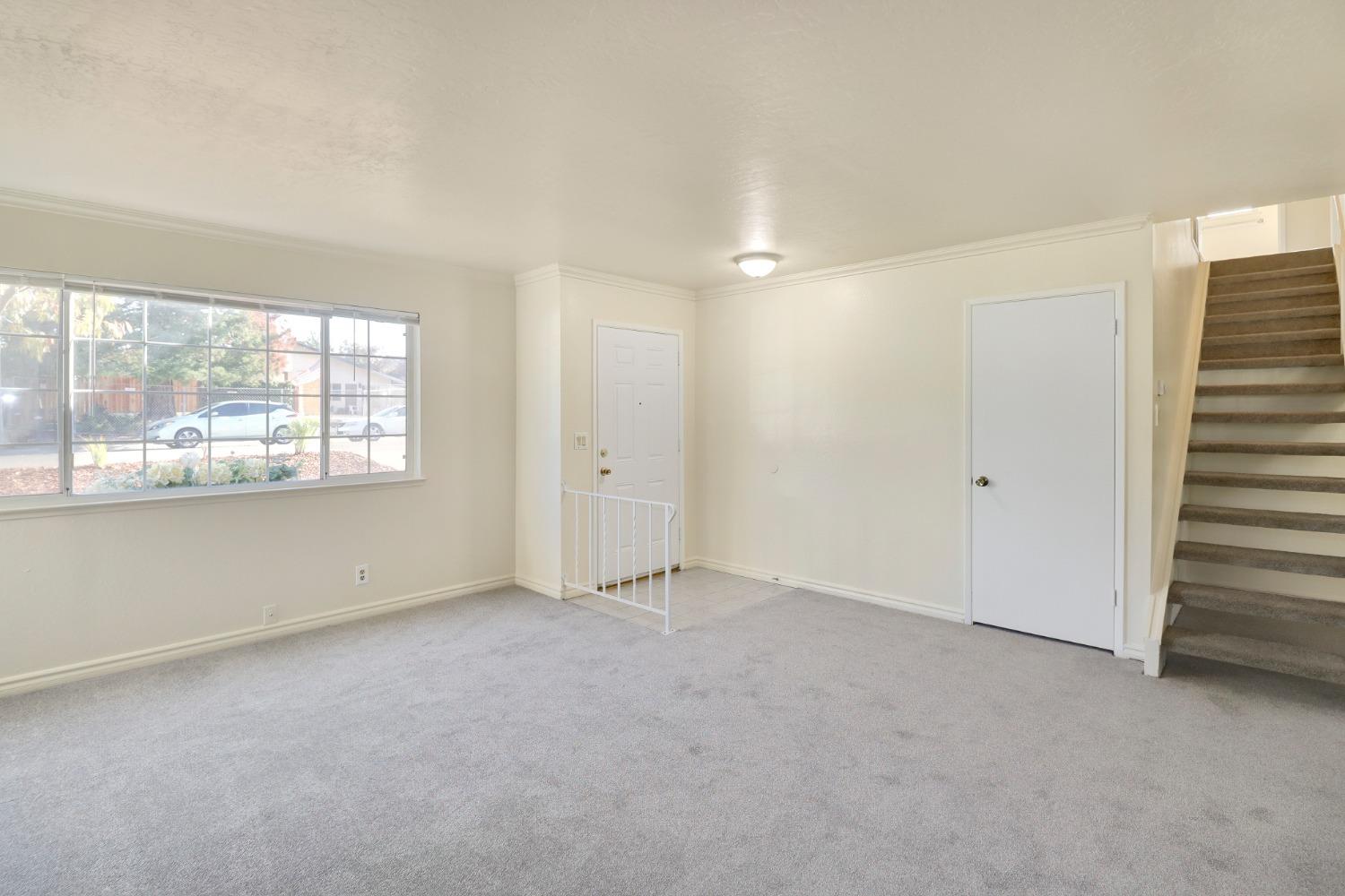 Detail Gallery Image 9 of 43 For 6209 E Dark Star Way, Orangevale,  CA 95662 - 4 Beds | 2/1 Baths