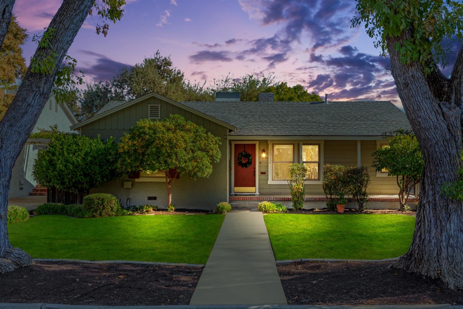 Detail Gallery Image 2 of 50 For 1012 Douglas Ave, Modesto,  CA 95350 - 4 Beds | 3 Baths