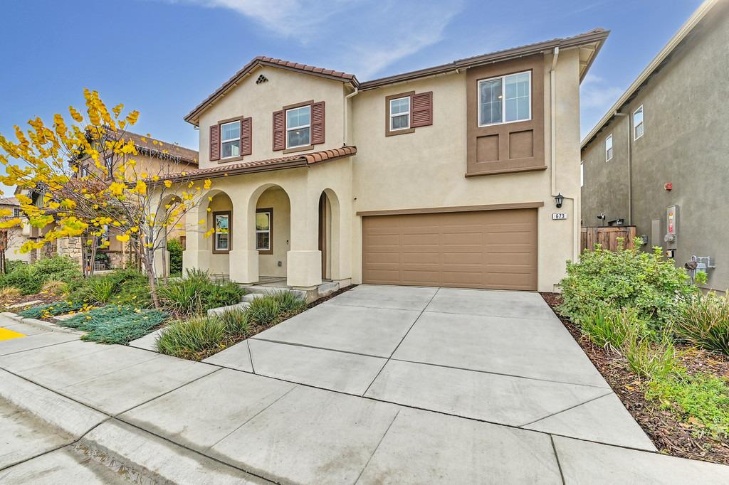 Detail Gallery Image 2 of 37 For 673 Lincolnshire Cir, Lincoln,  CA 95648 - 3 Beds | 2/1 Baths