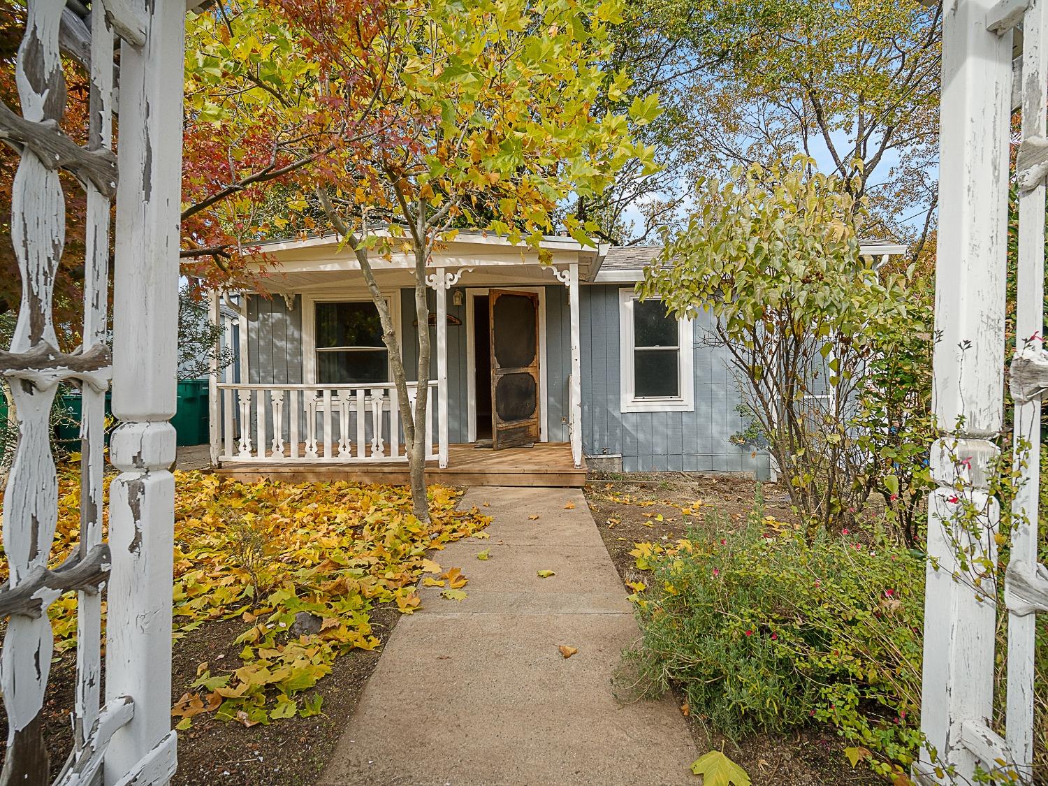 Detail Gallery Image 3 of 23 For 2873 Willow St, Placerville,  CA 95667 - 2 Beds | 1 Baths