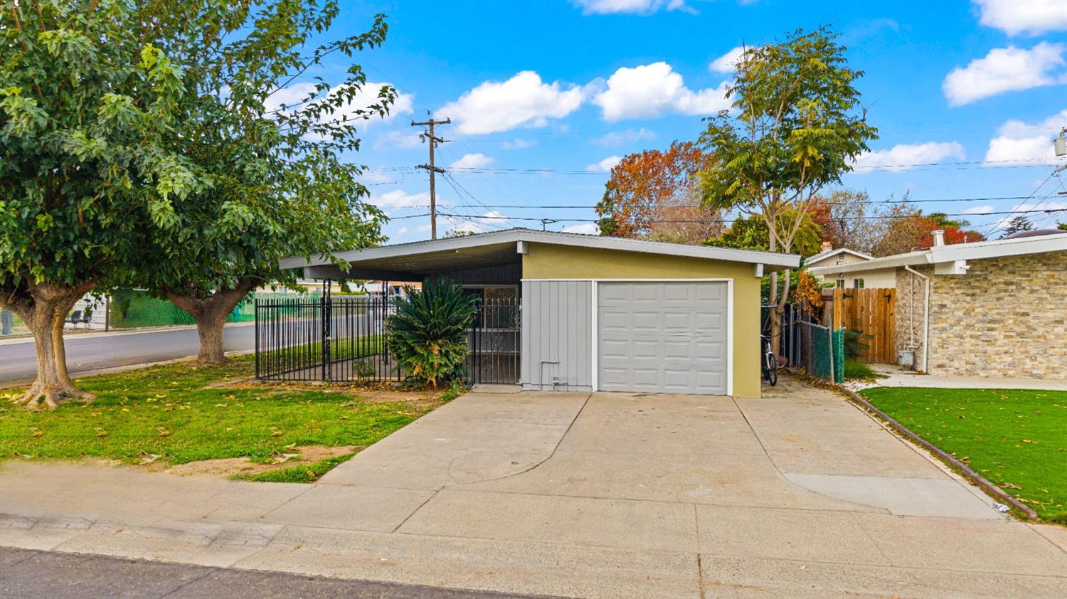 Detail Gallery Image 2 of 26 For 820 Beardsley, West Sacramento,  CA 95605 - 3 Beds | 1 Baths